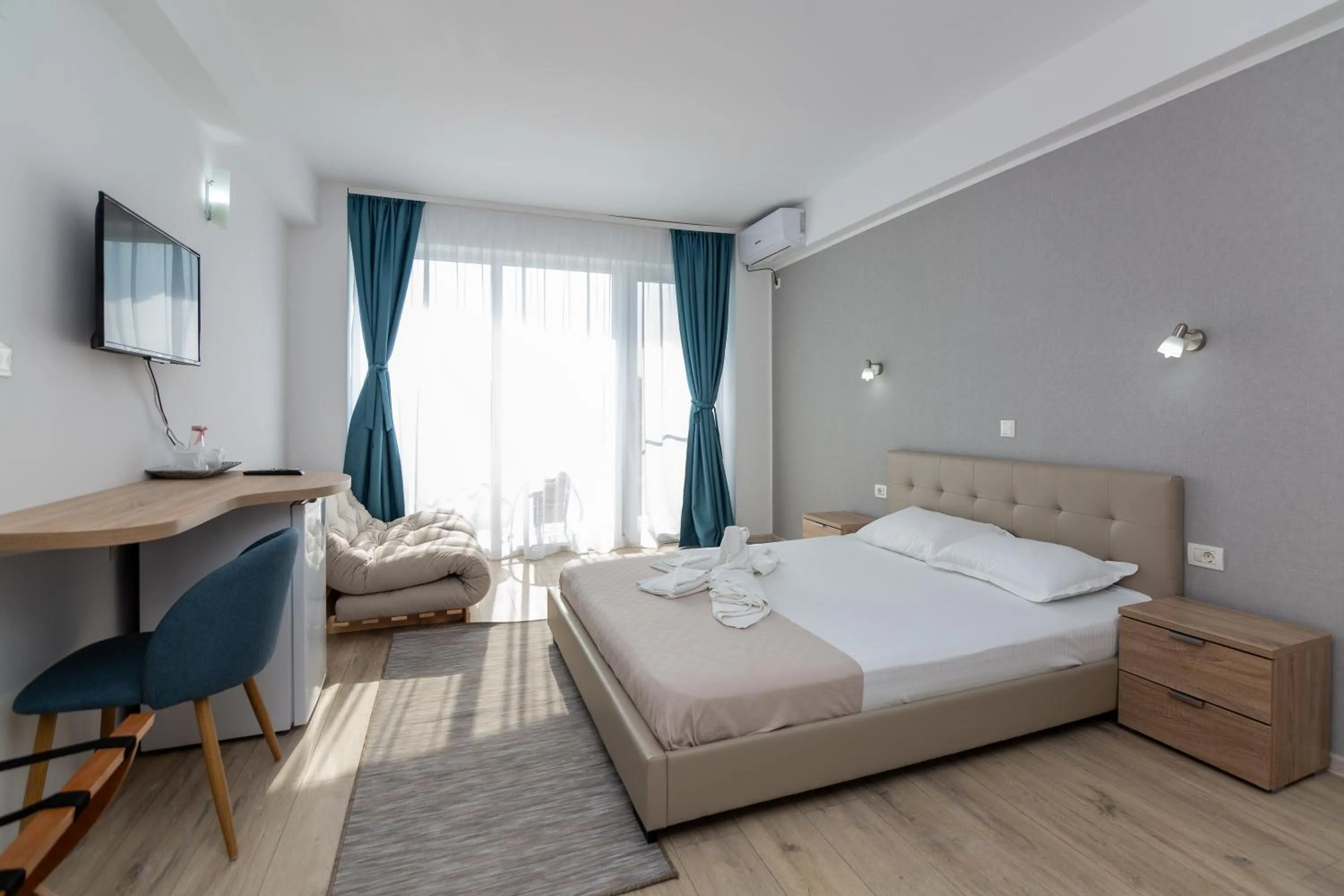 Photo of the whole room, Bed in Adriano pe plaja Belona