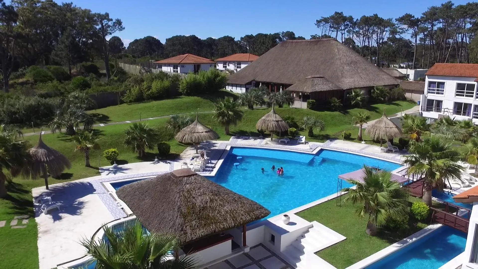 Swimming pool in Palmeras Beach Hotel