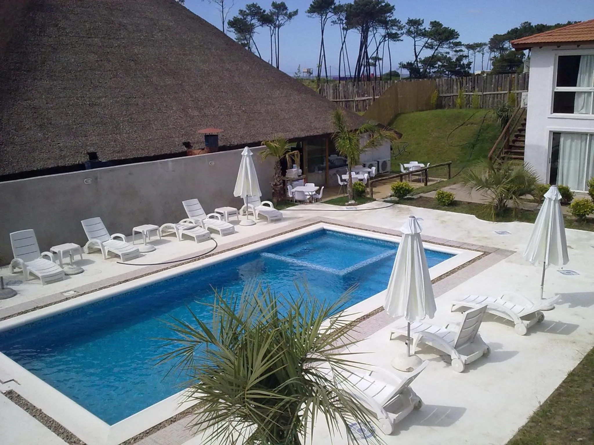 Swimming pool in Palmeras Beach Hotel