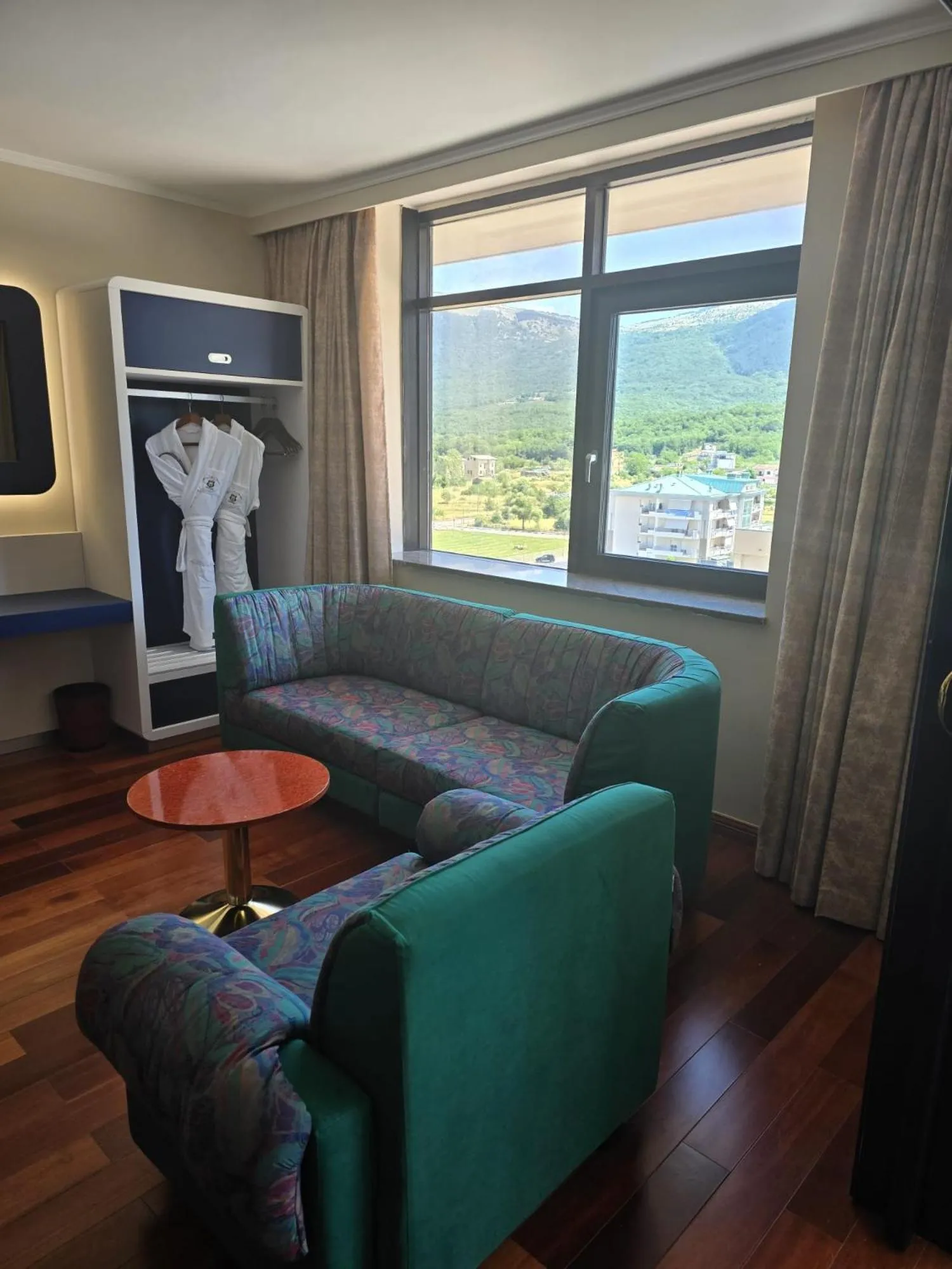 Communal lounge/ TV room in Grand Hotel Europa