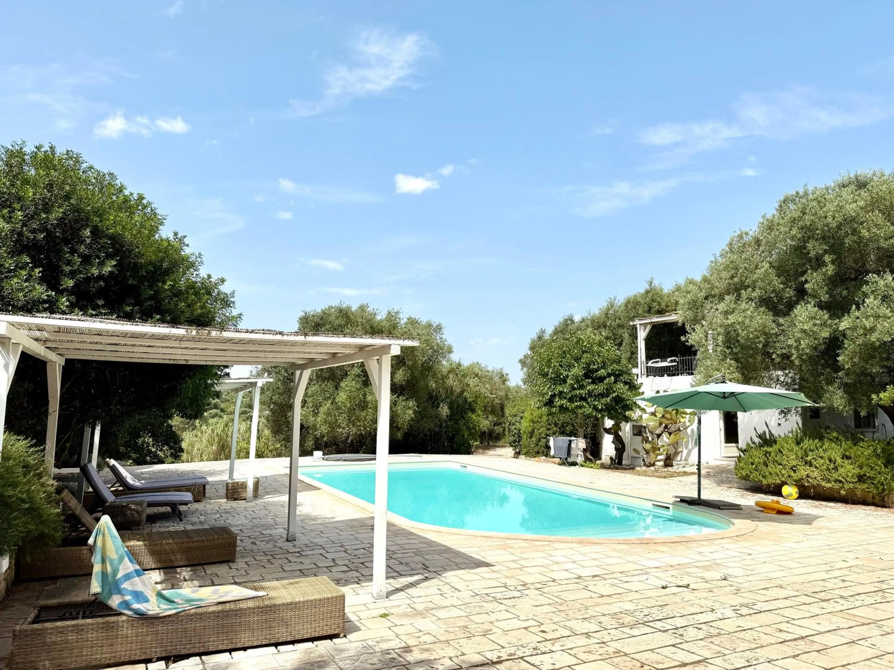 Trullo Happiness