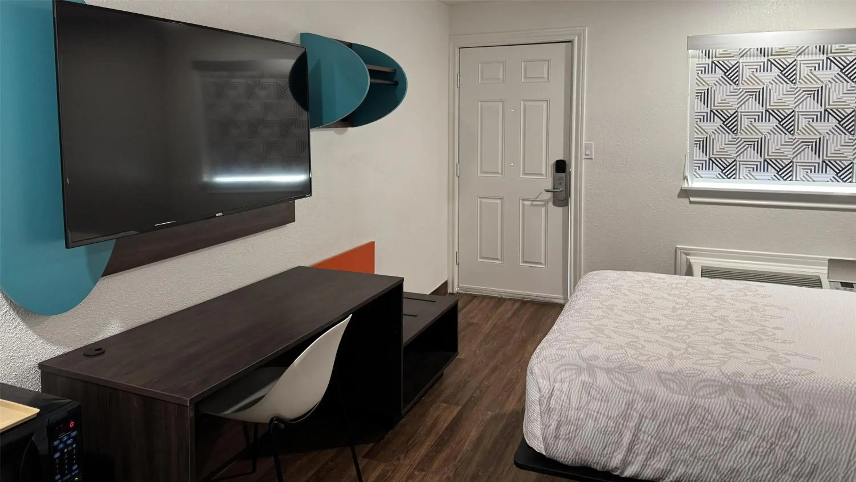 Bedroom, Bed in Motel 6 Galveston, TX Seawall Bedroom, Bed in Motel 6 Galveston, TX Seawall