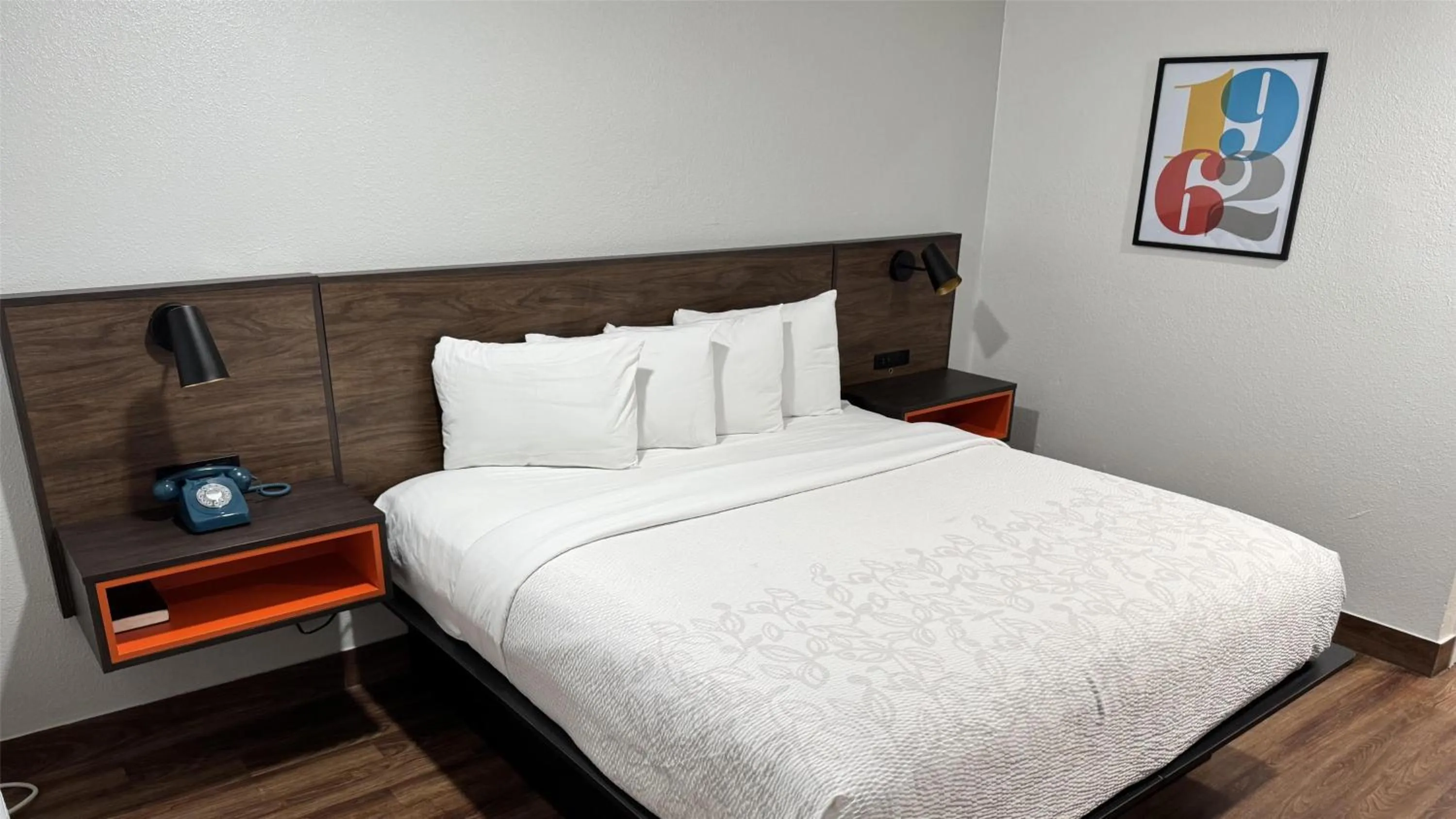 Bedroom, Bed in Motel 6 Galveston, TX Seawall