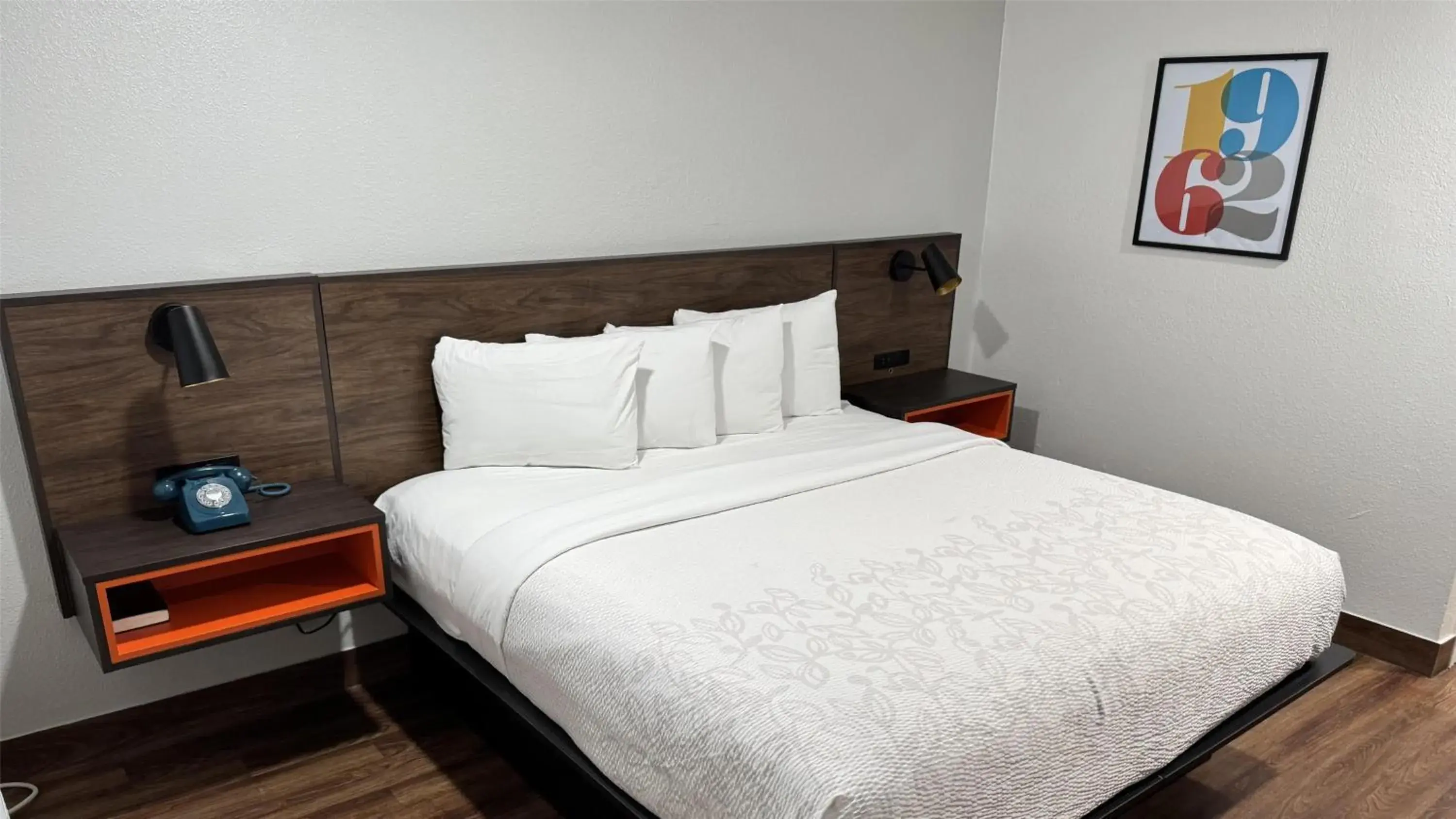 Bedroom, Bed in Motel 6 Galveston, TX Seawall Bedroom, Bed in Motel 6 Galveston, TX Seawall