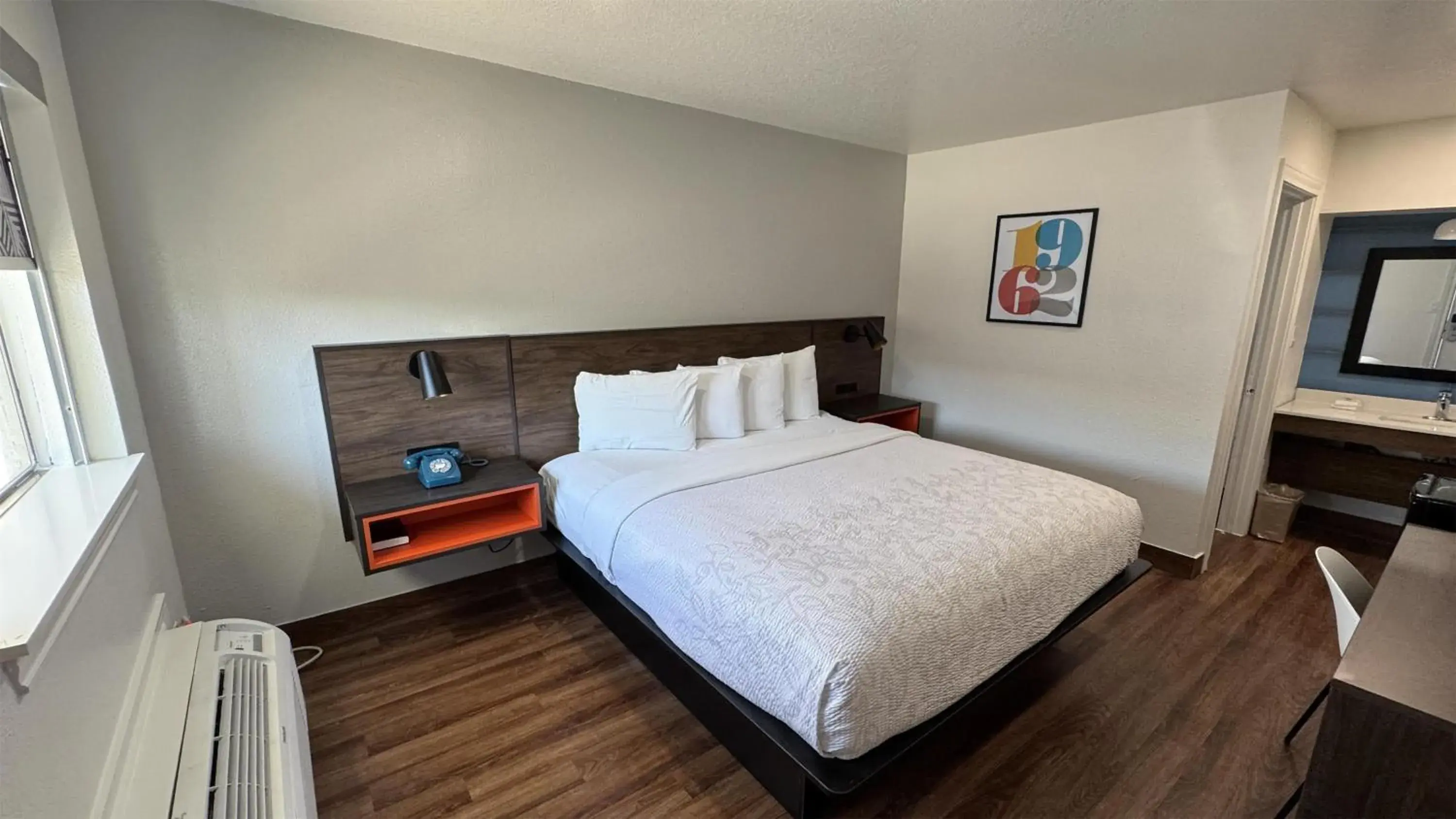 Bedroom, Bed in Motel 6 Galveston, TX Seawall Bedroom, Bed in Motel 6 Galveston, TX Seawall