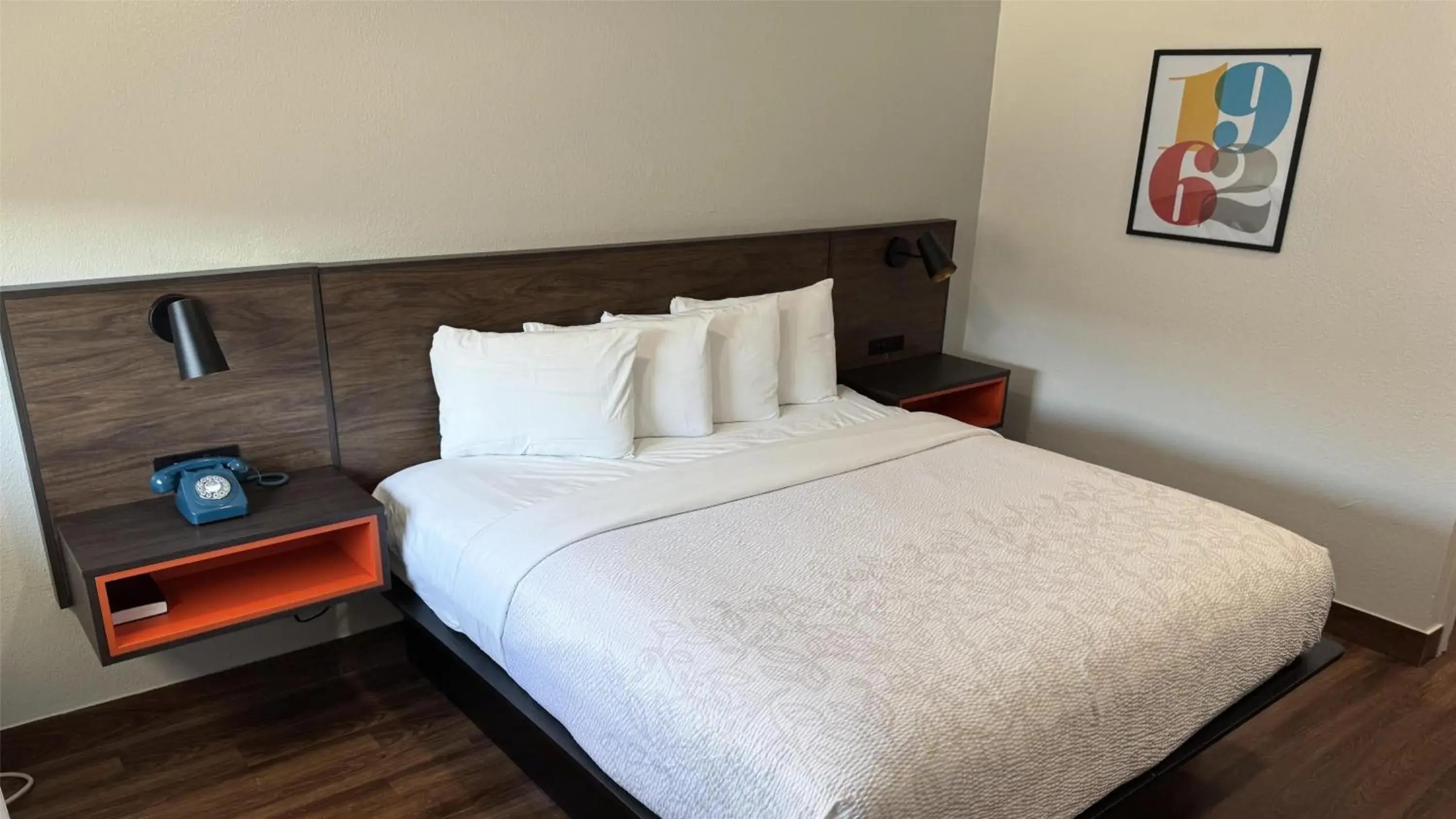 King Room with Roll-in Shower - Disability Access - Non-Smoking in Motel 6 Galveston, TX Seawall King Room with Roll-in Shower - Disability Access - Non-Smoking in Motel 6 Galveston, TX Seawall