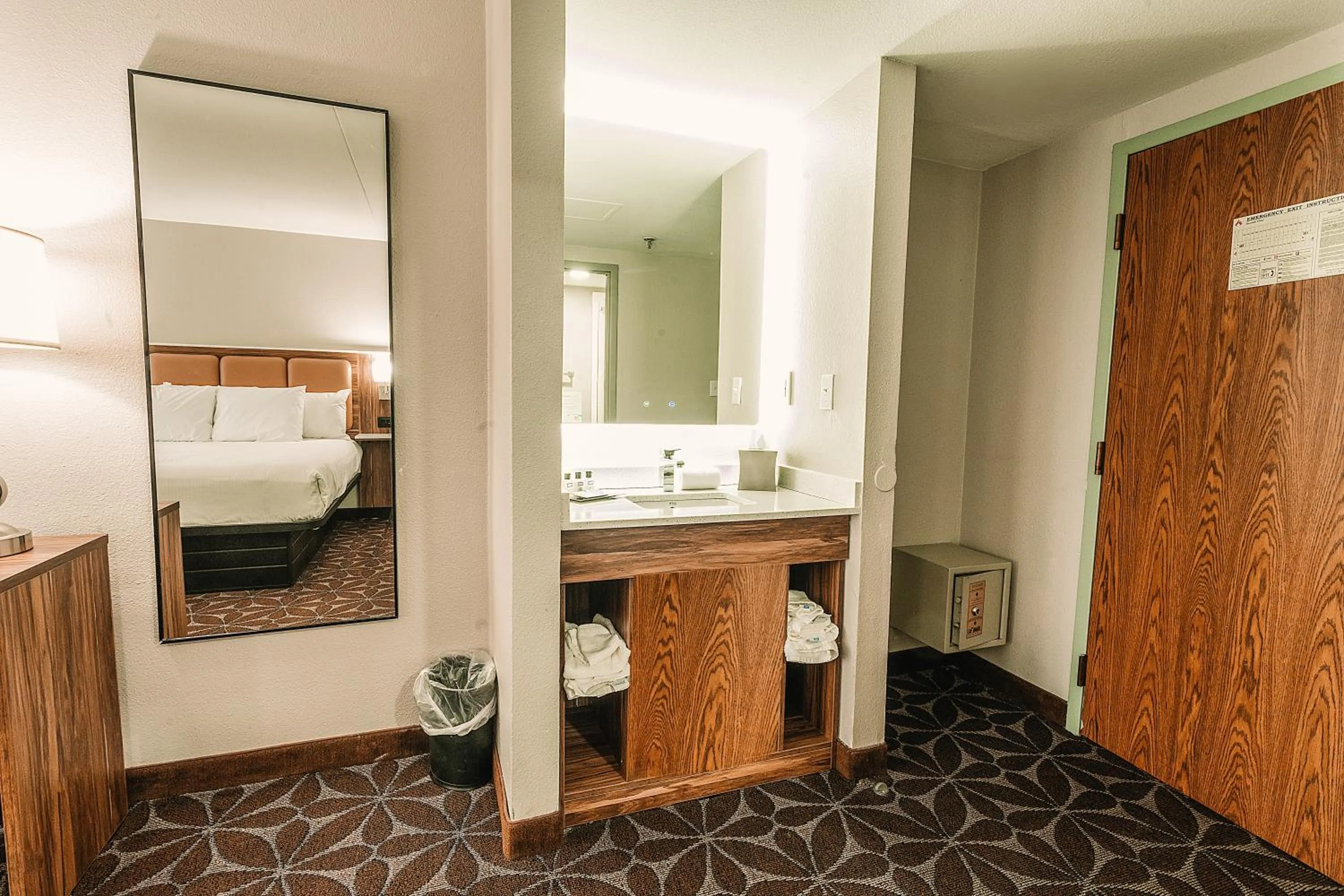 Photo of the whole room, Bed in Wyndham Garden Williamsburg Busch Gardens Area