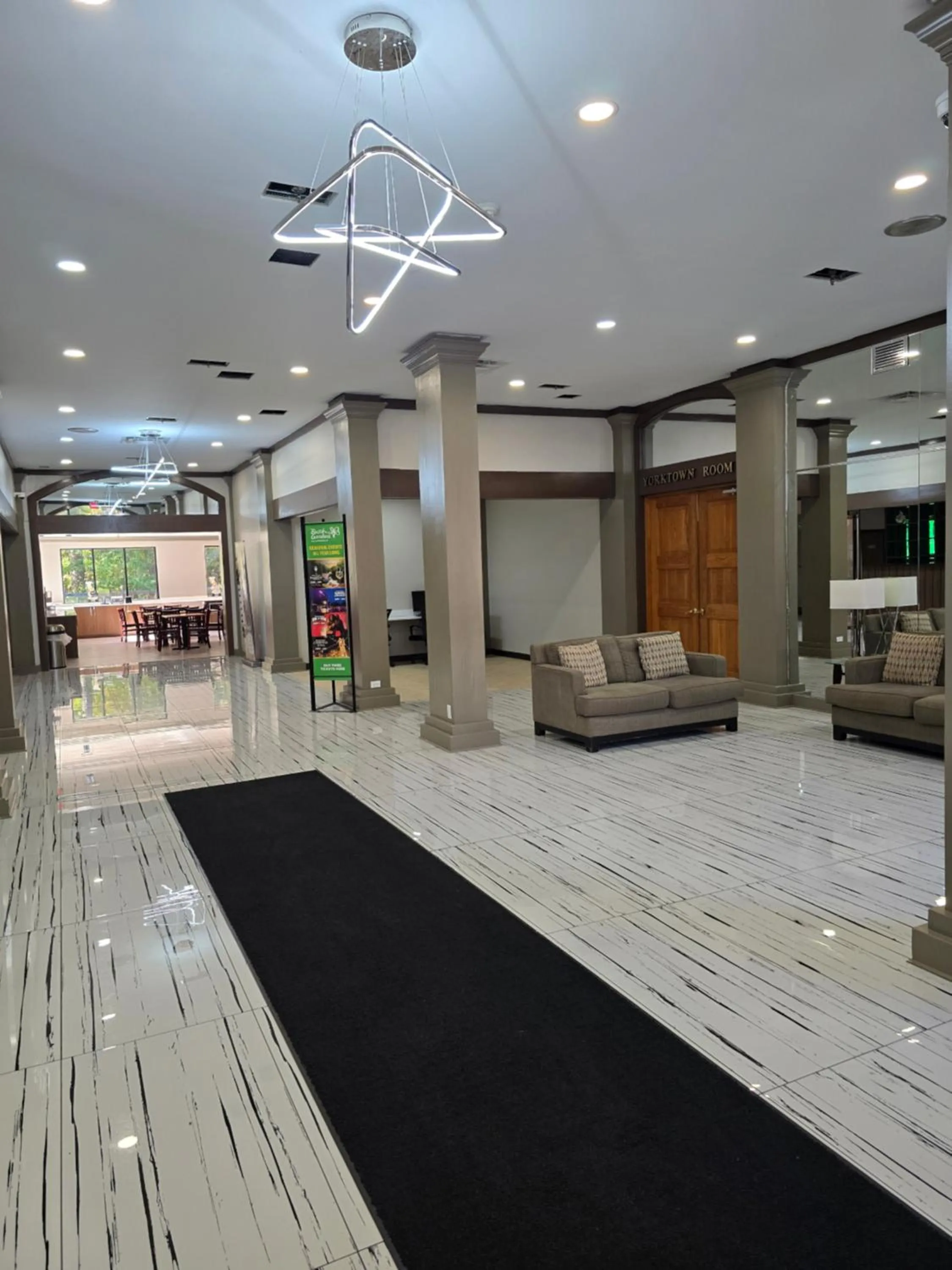 Lobby or reception in Wyndham Garden Williamsburg Busch Gardens Area