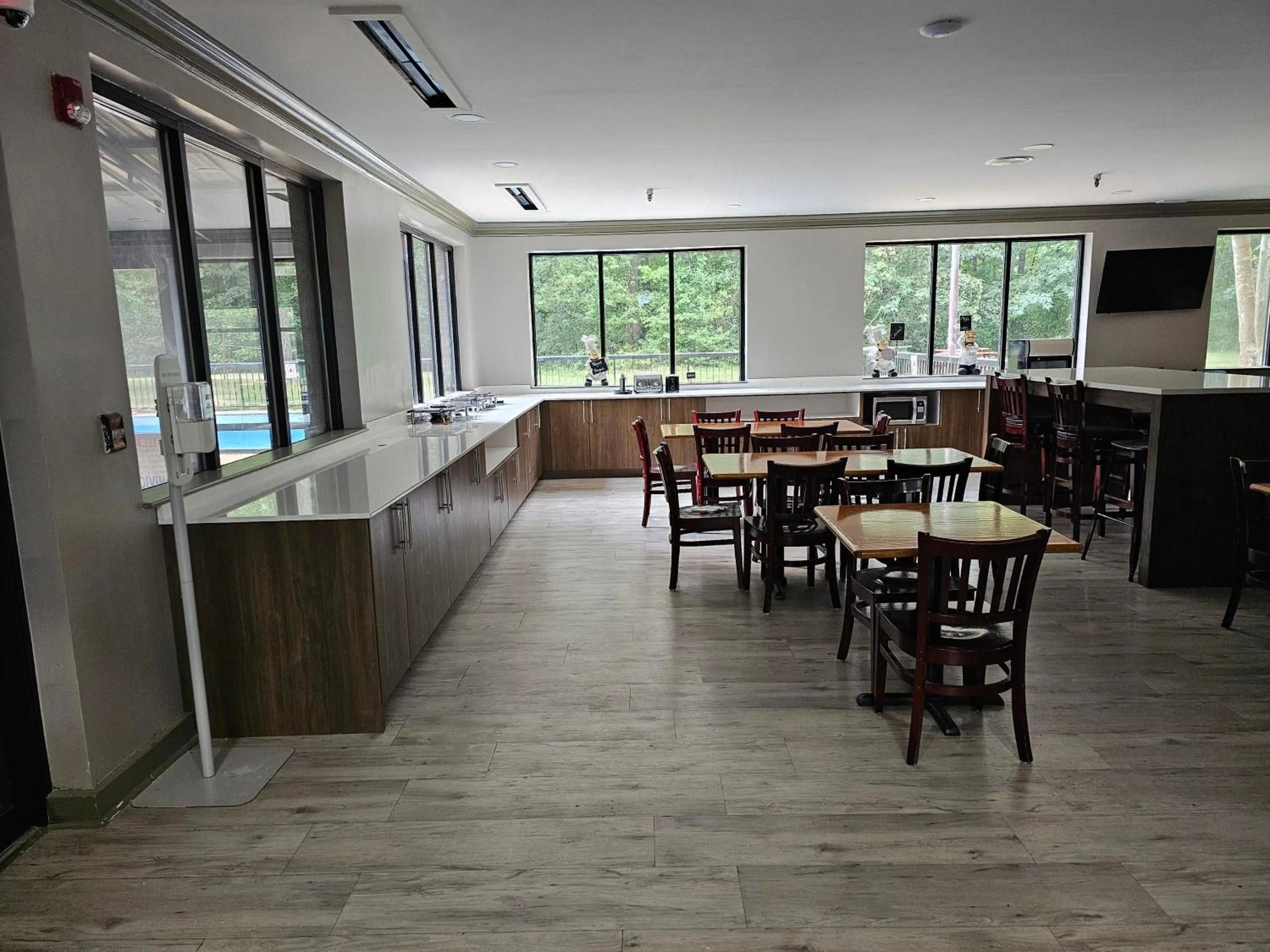 Breakfast in Wyndham Garden Williamsburg Busch Gardens Area