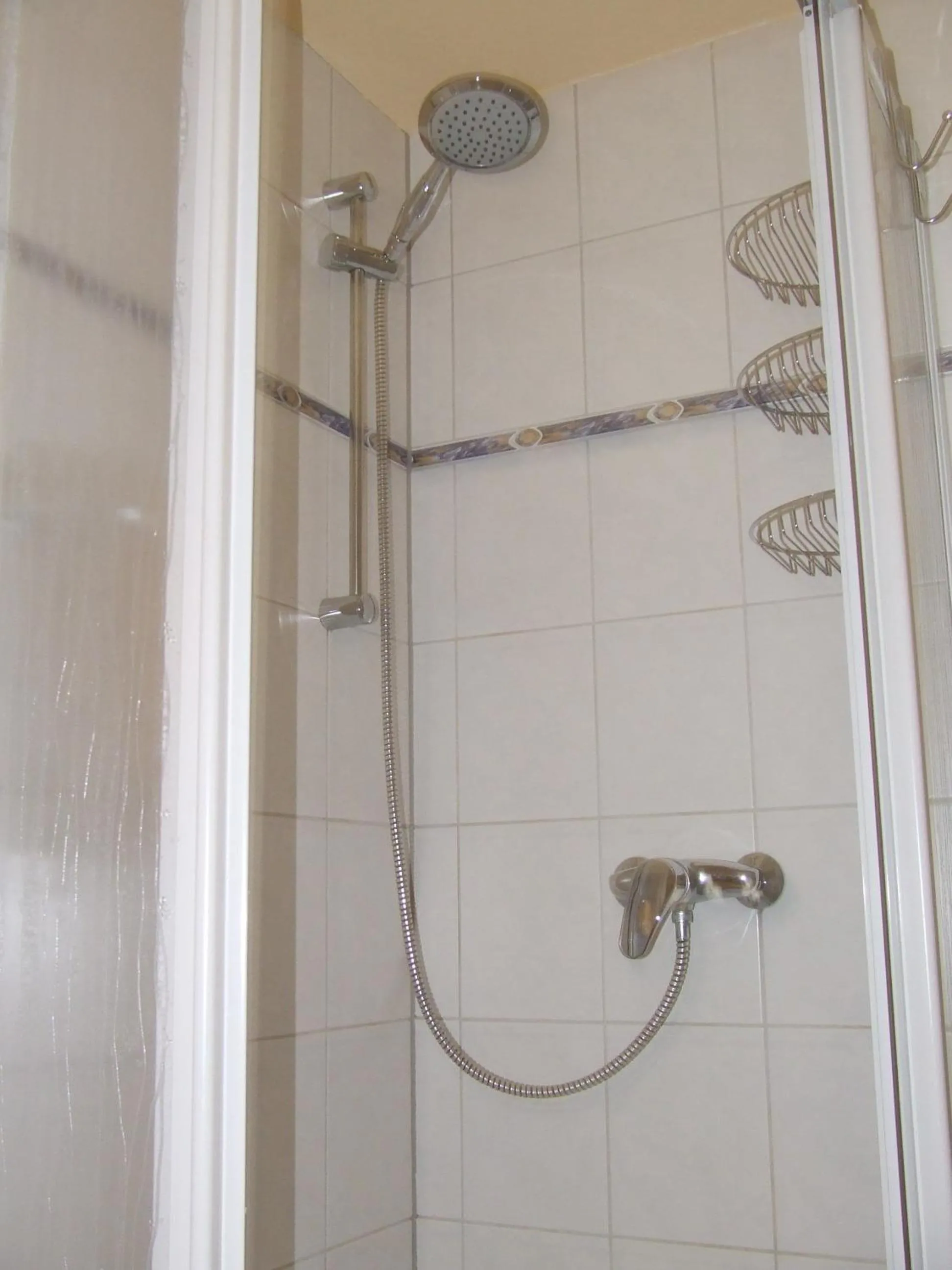 Shower in Pension Zueschener Bauernstuben