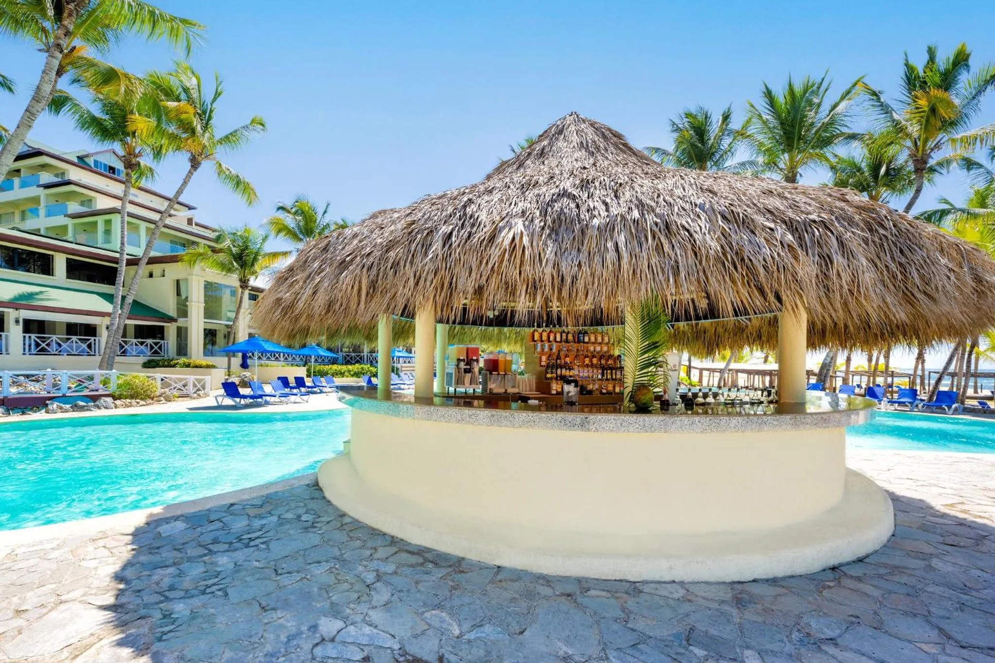 Lounge or bar in Coral Costa Caribe Beach Resort - All Inclusive