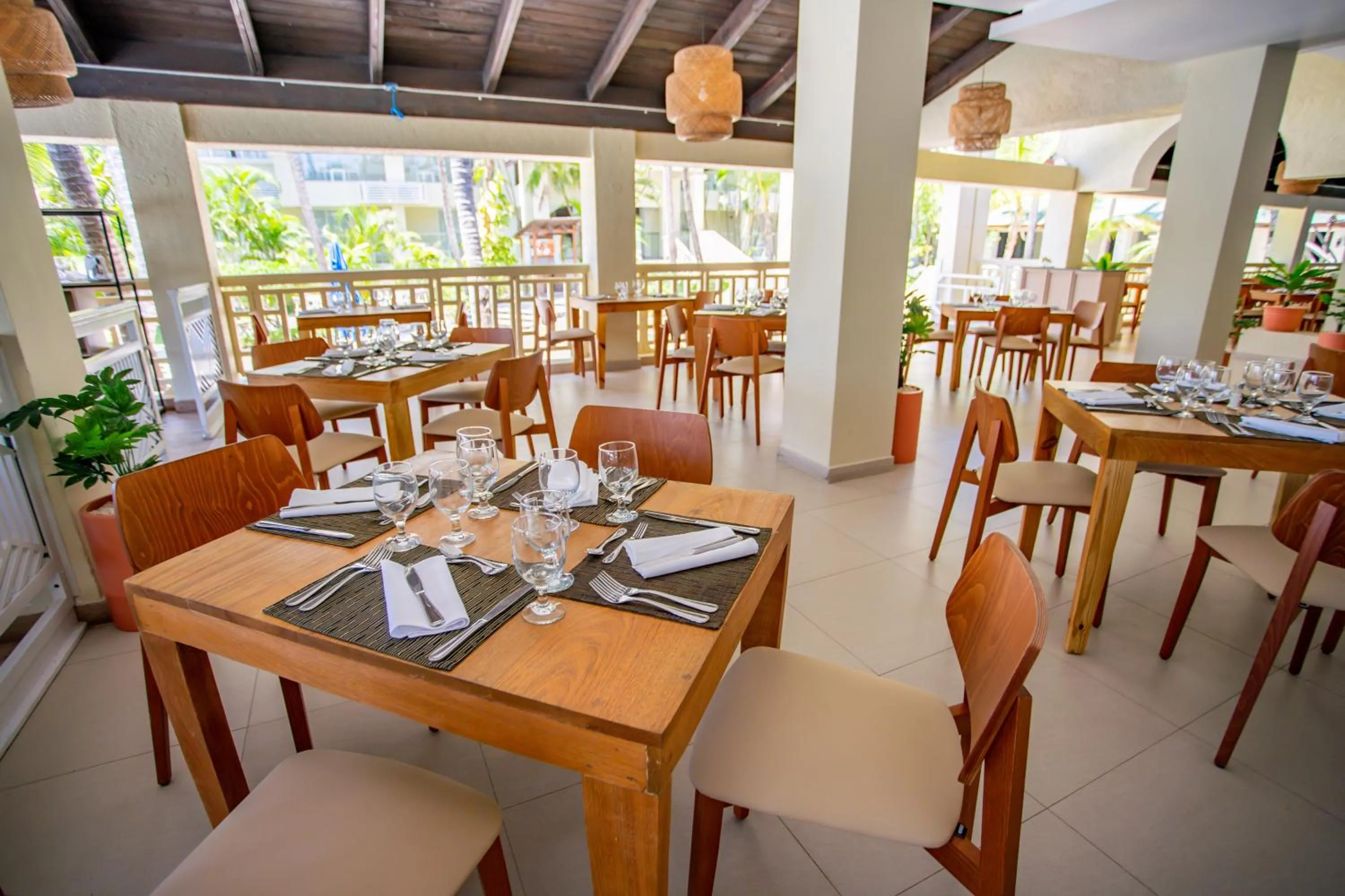 Restaurant/places to eat in Coral Costa Caribe Beach Resort - All Inclusive