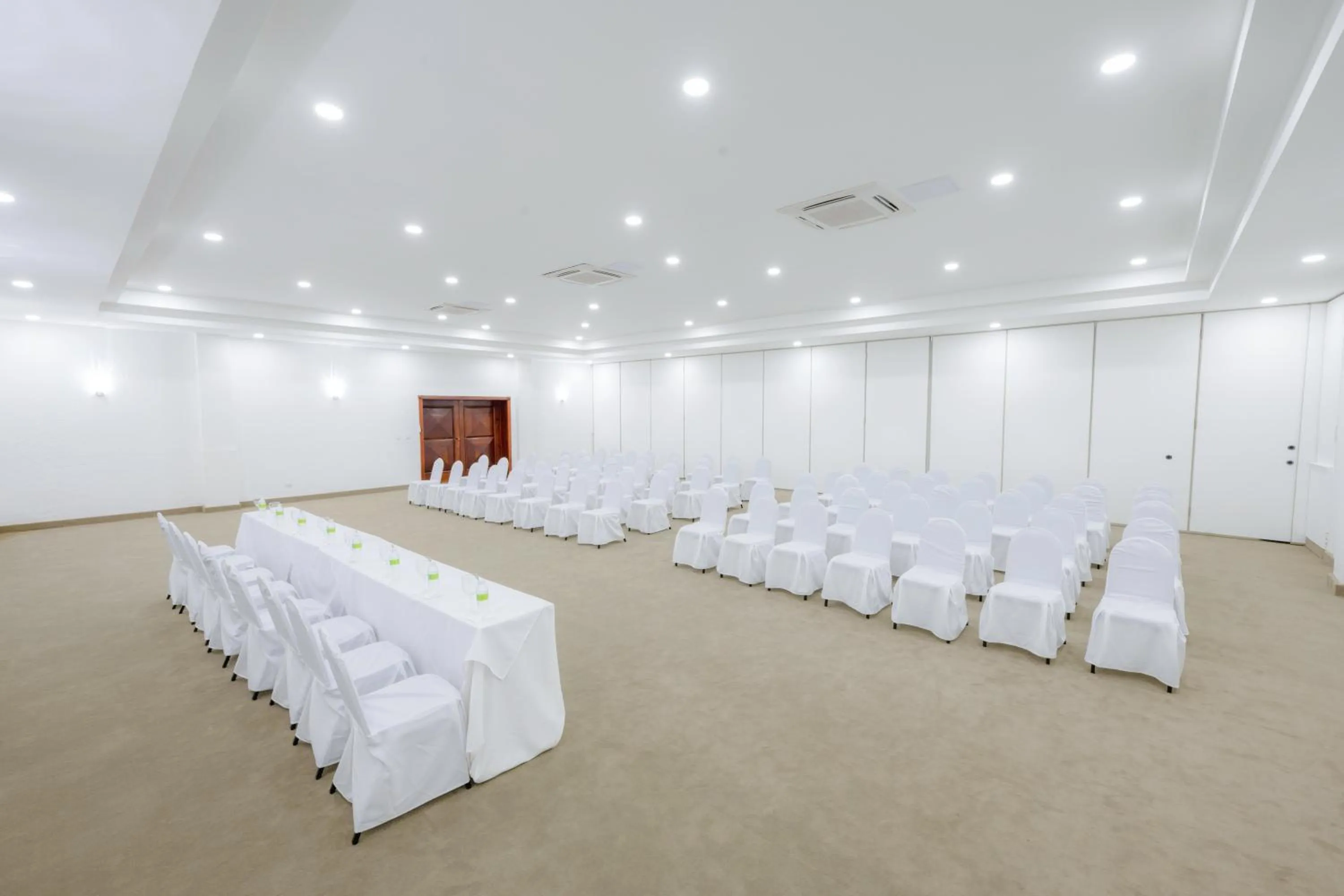 Business facilities in Coral Costa Caribe Beach Resort - All Inclusive