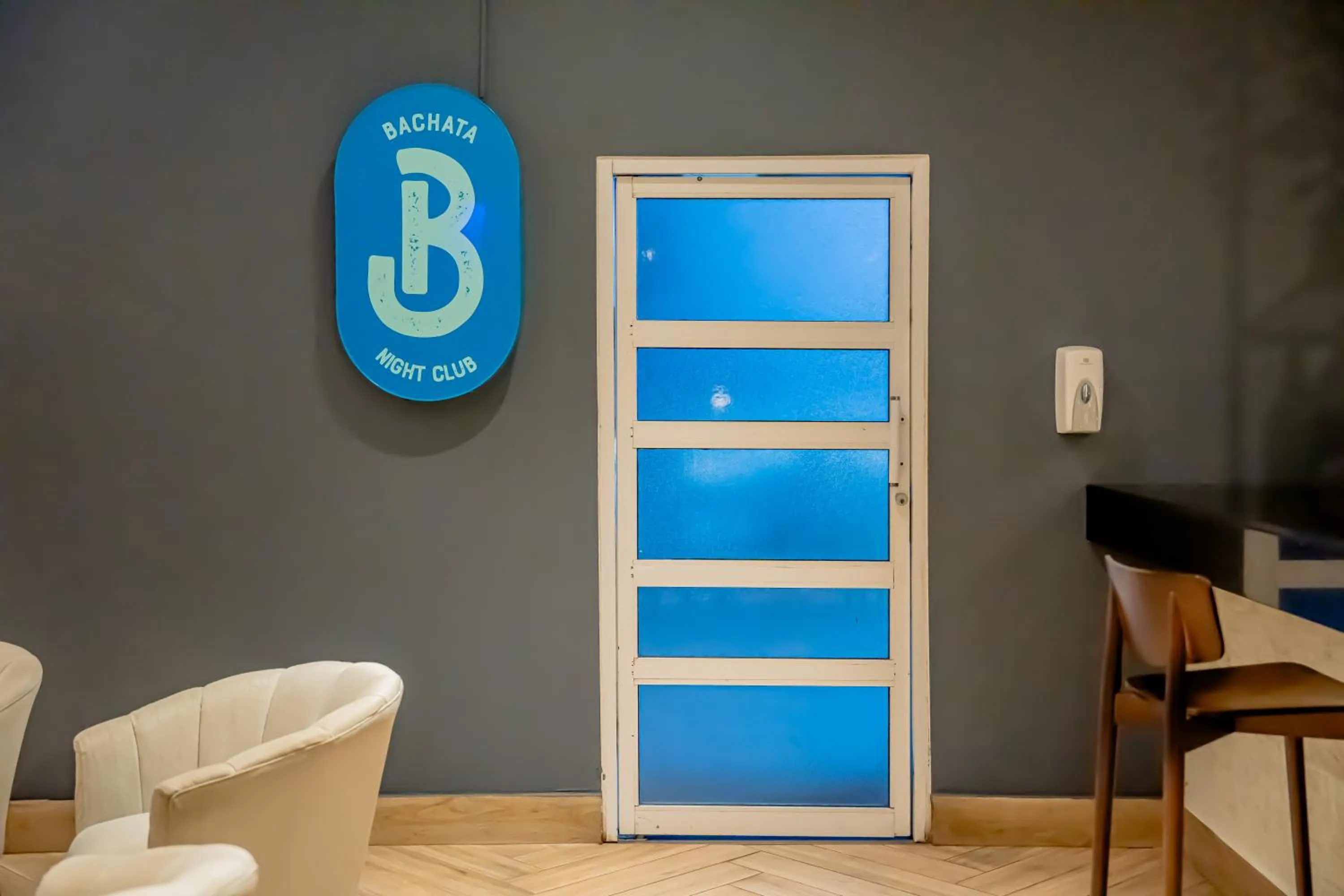 Nightclub / DJ in Coral Costa Caribe Beach Resort - All Inclusive