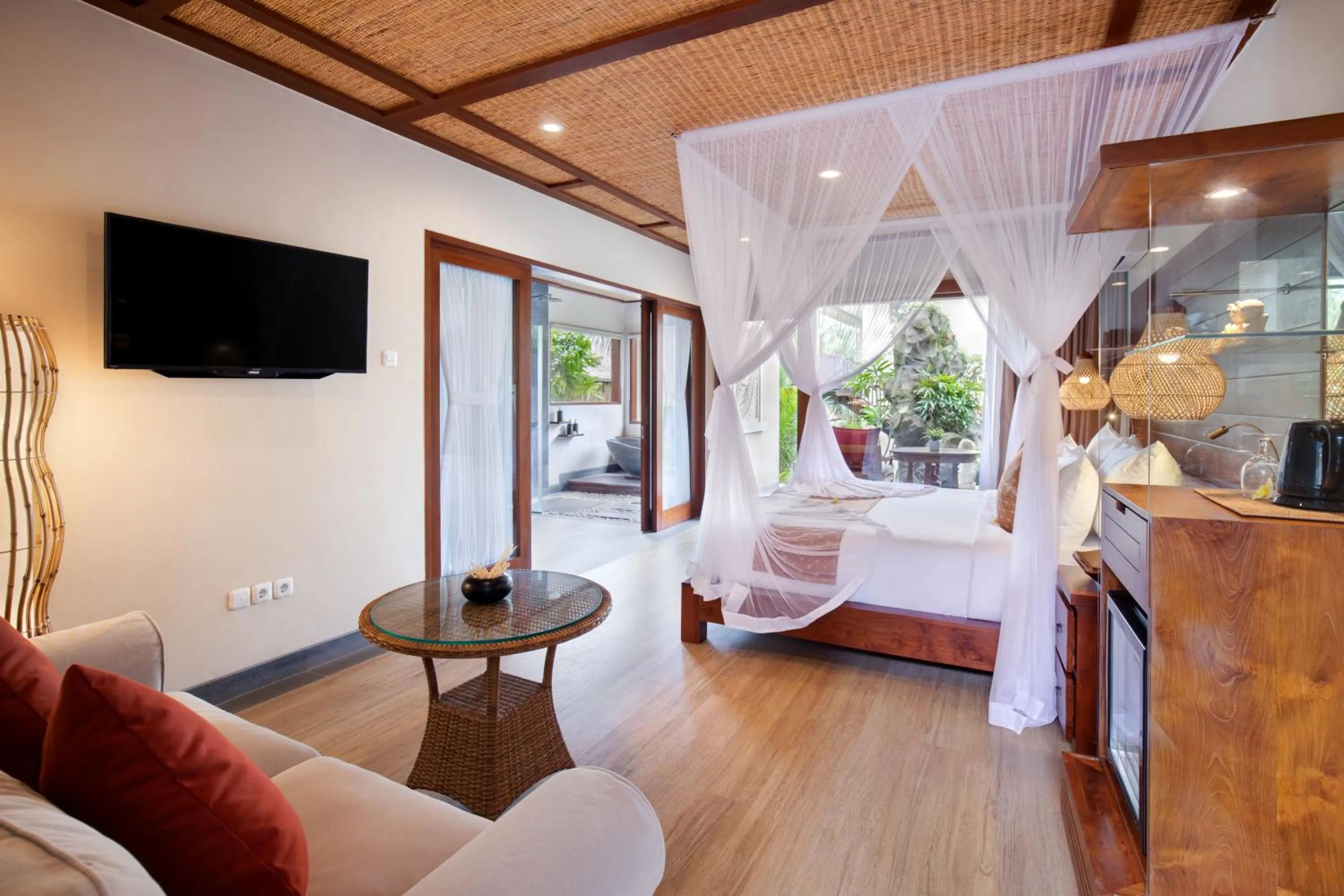 TV and multimedia in Ubud Nyuh Bali Resort & Spa