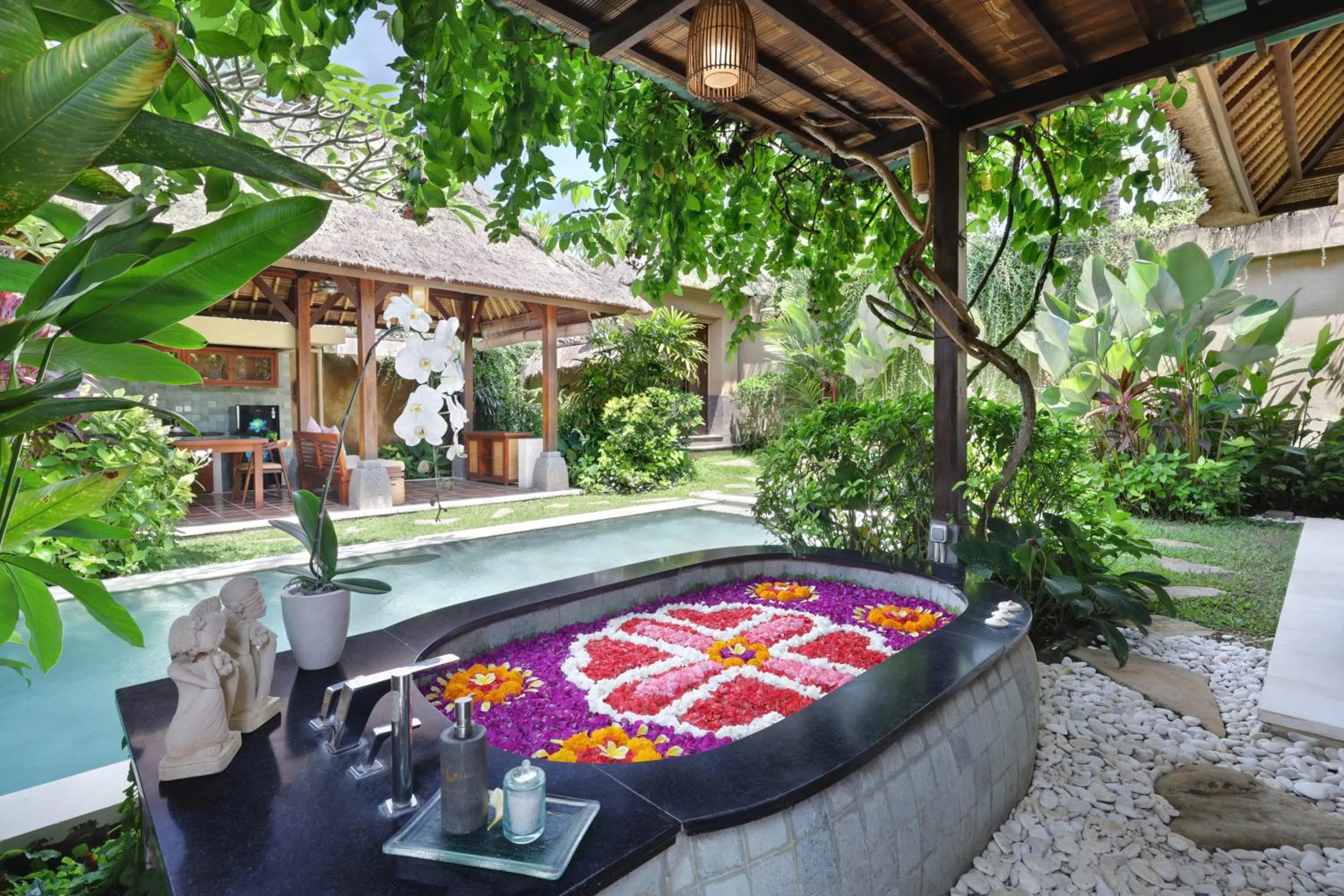 Open Air Bath in Ubud Nyuh Bali Resort & Spa