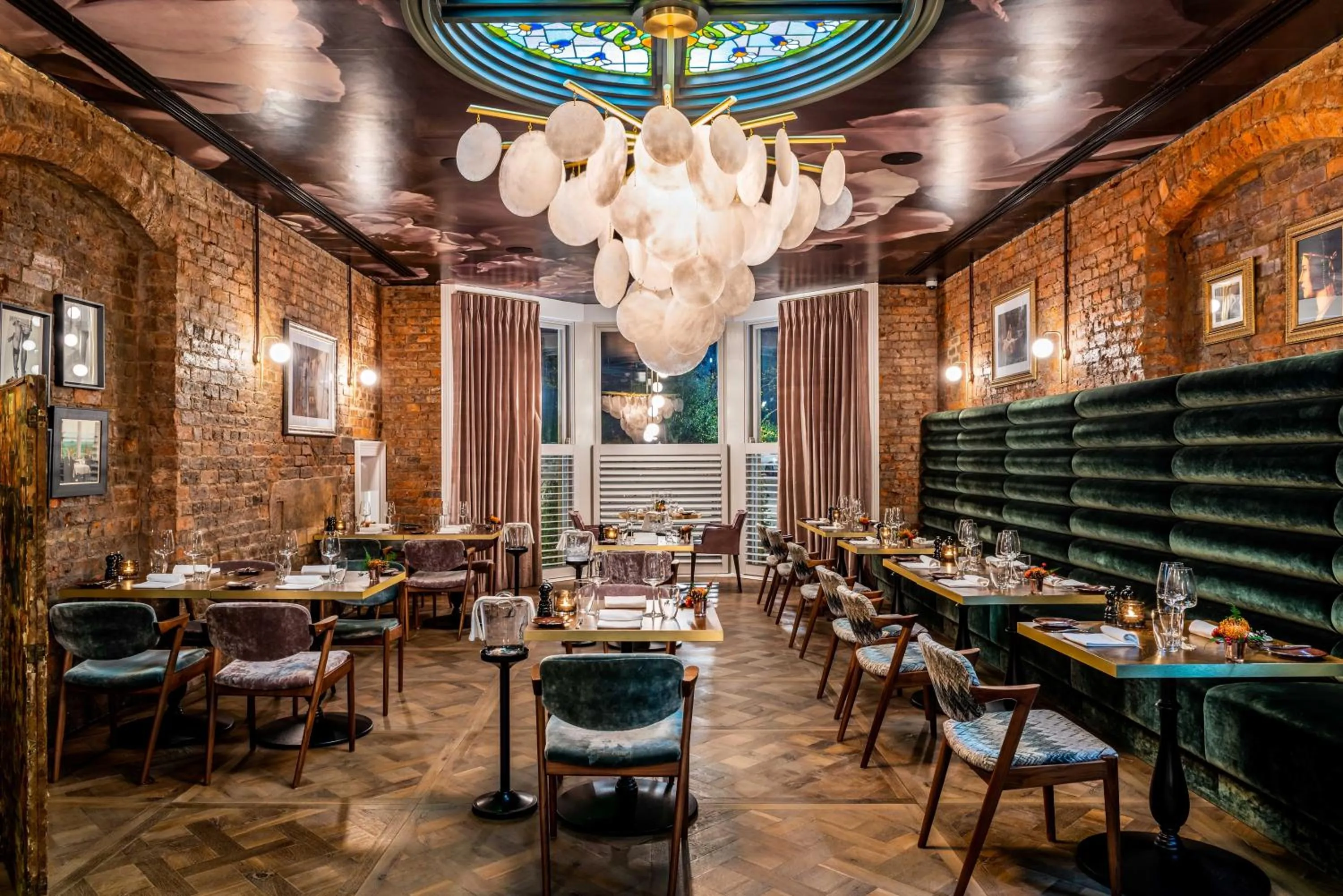 Restaurant/places to eat in Manor House Lindley