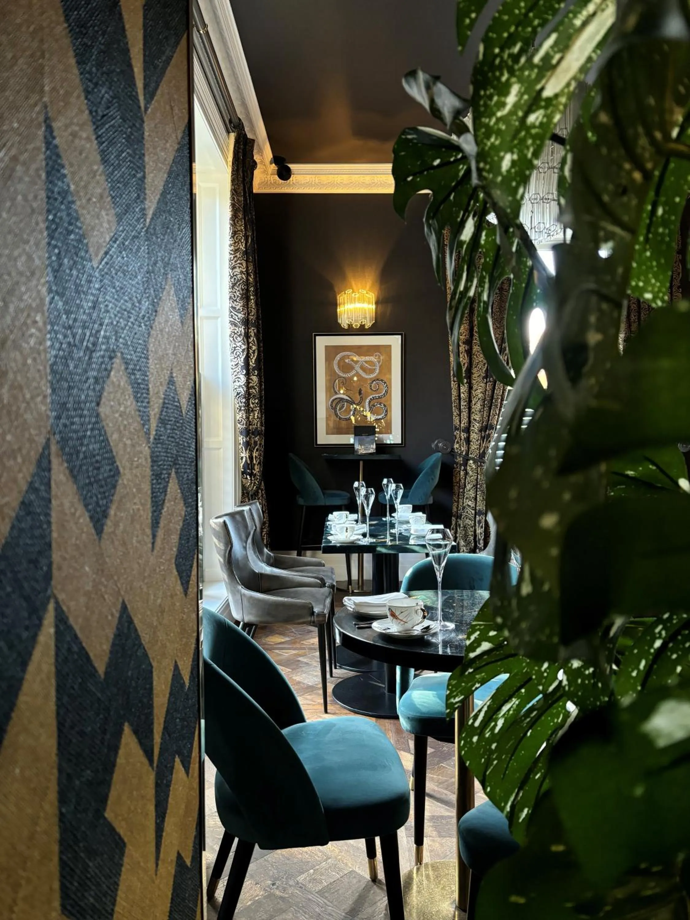 Restaurant/places to eat in Manor House Lindley