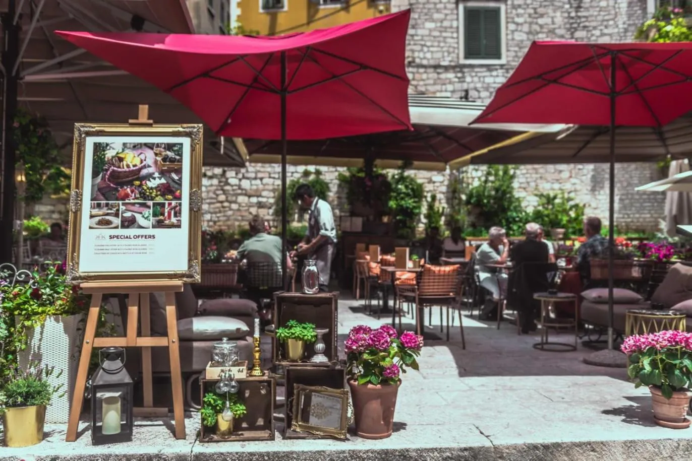 Restaurant/places to eat in King Kresimir Heritage Hotel