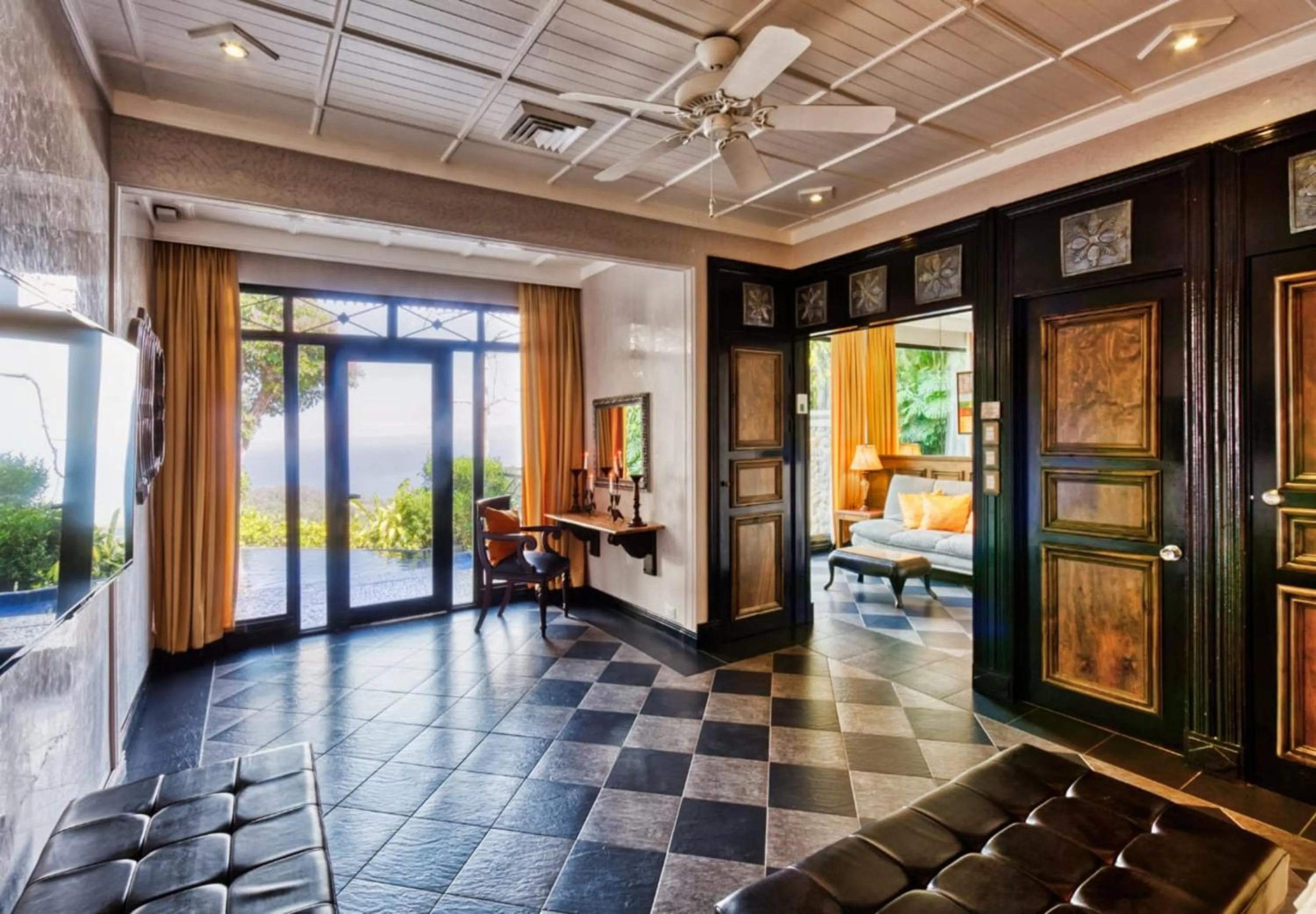 Living room in Hotel Villa Caletas