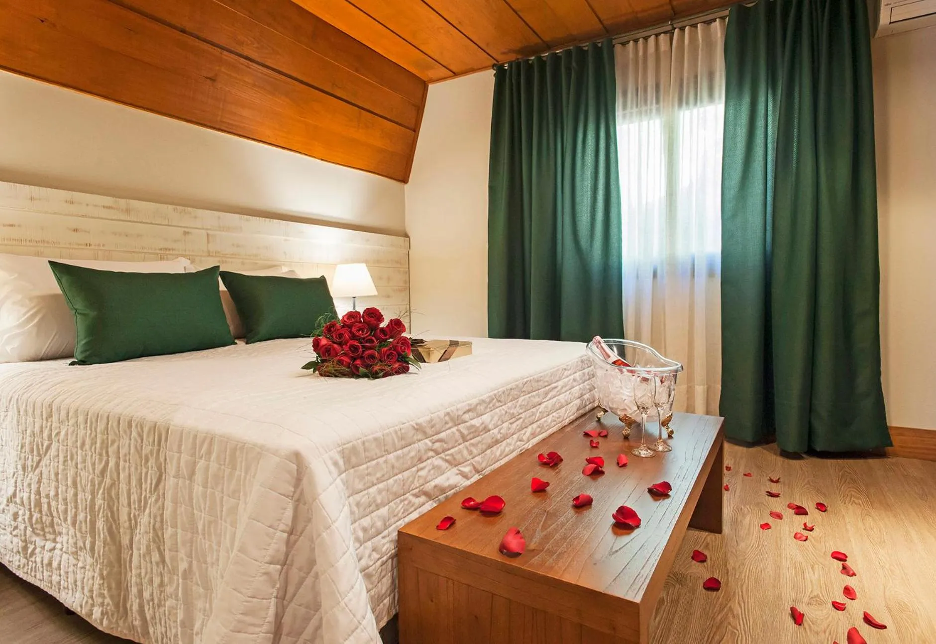 Photo of the whole room, Bed in Hotel Fioreze Chalés