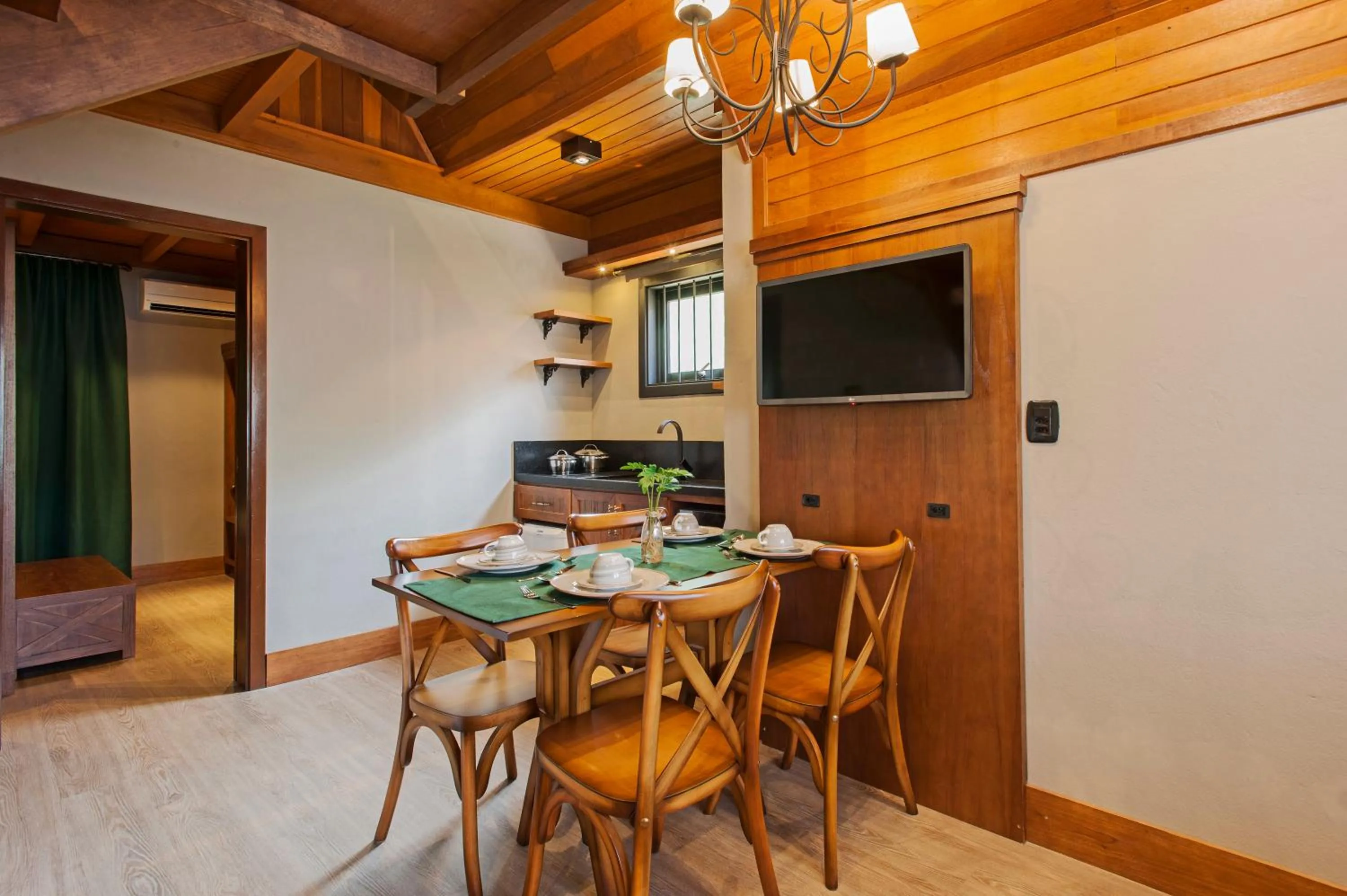 Kitchen or kitchenette in Hotel Fioreze Chalés