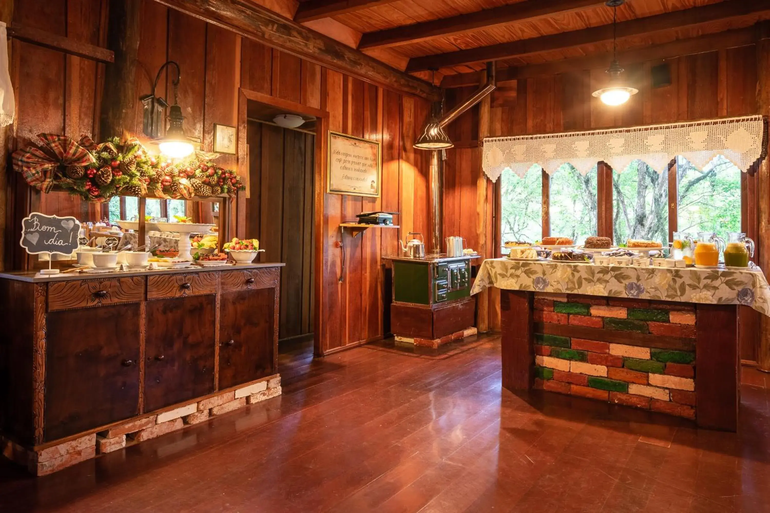 Breakfast in Hotel Fioreze Chalés Breakfast in Hotel Fioreze Chalés