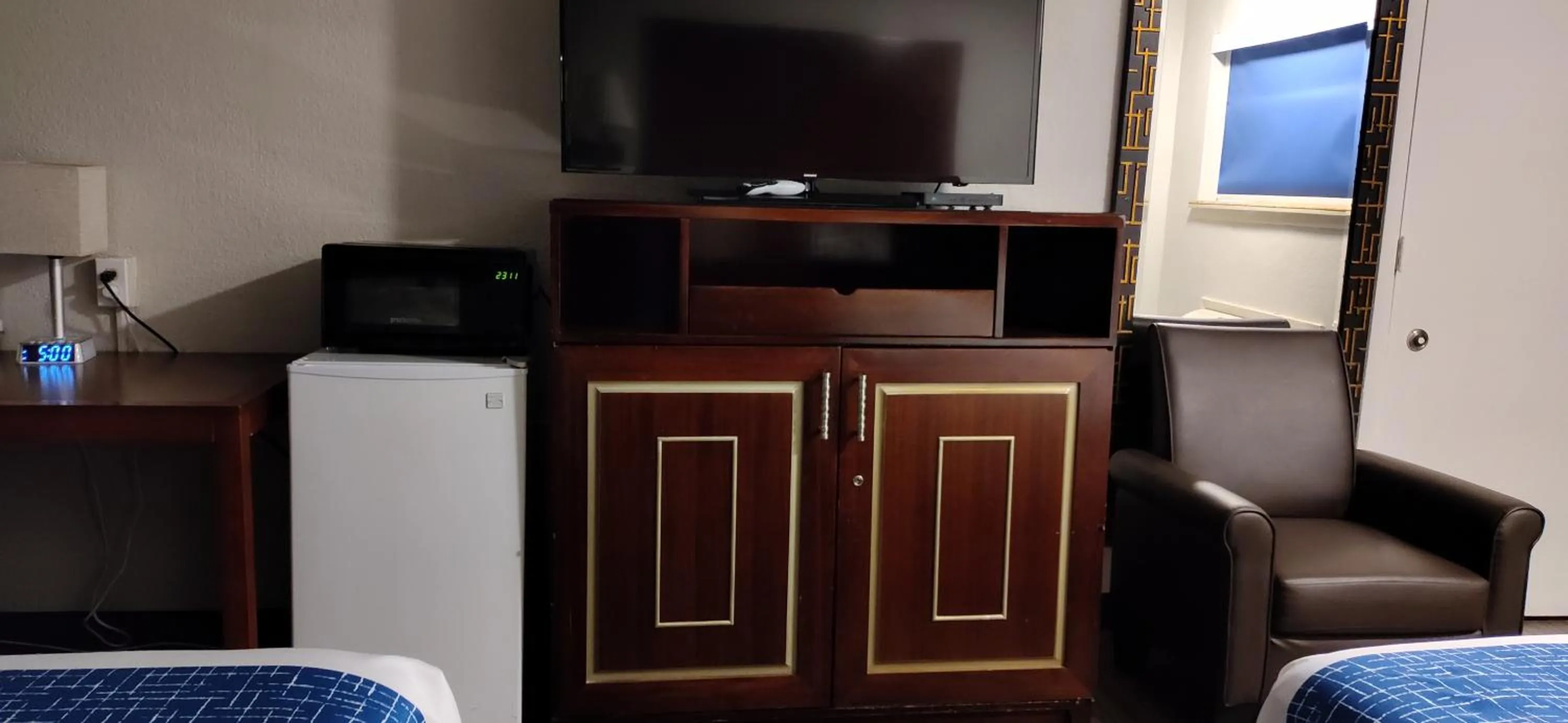 TV and multimedia in Travelodge by Wyndham Ruidoso