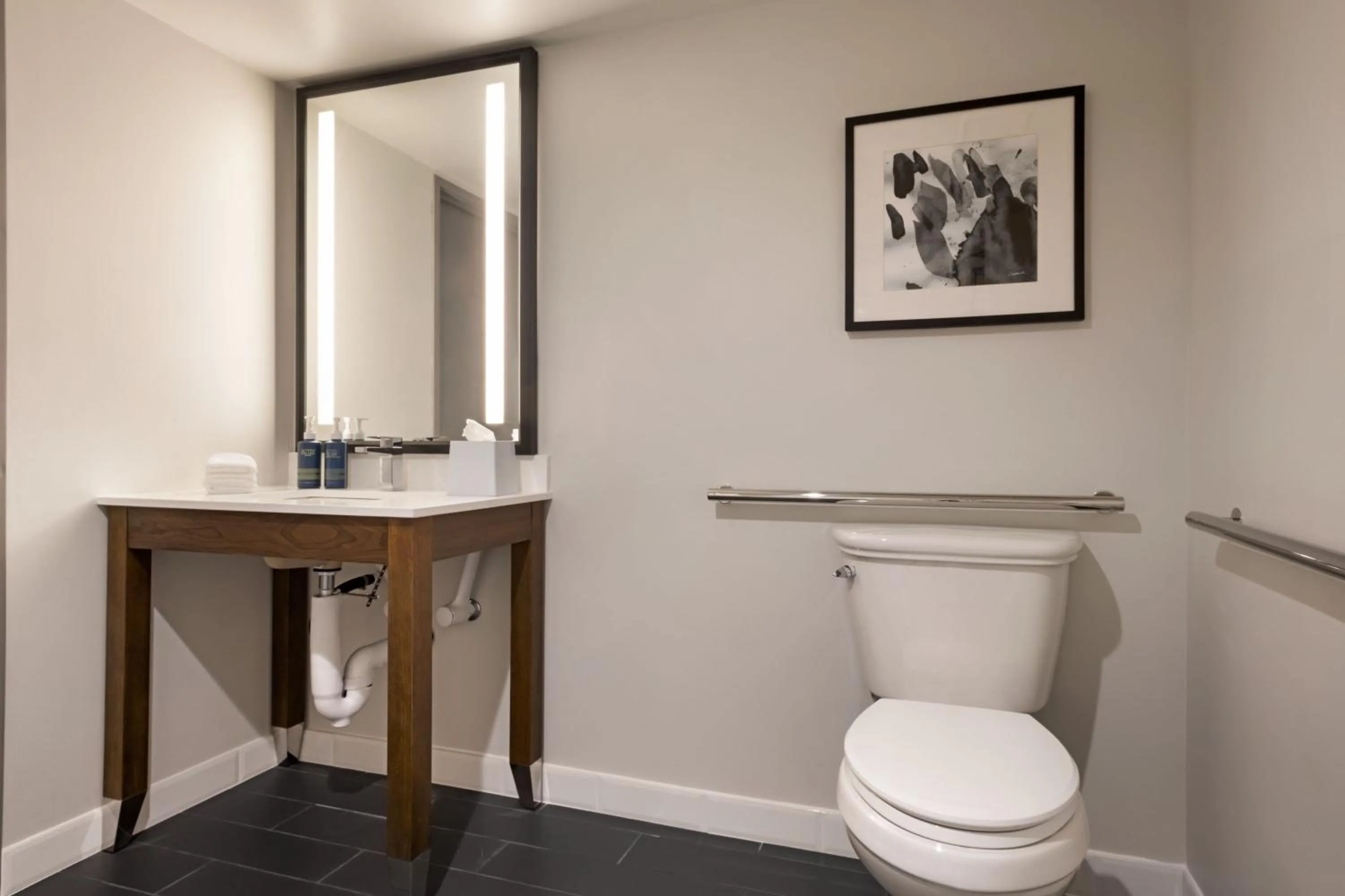 Bathroom in Four Points by Sheraton Bakersfield