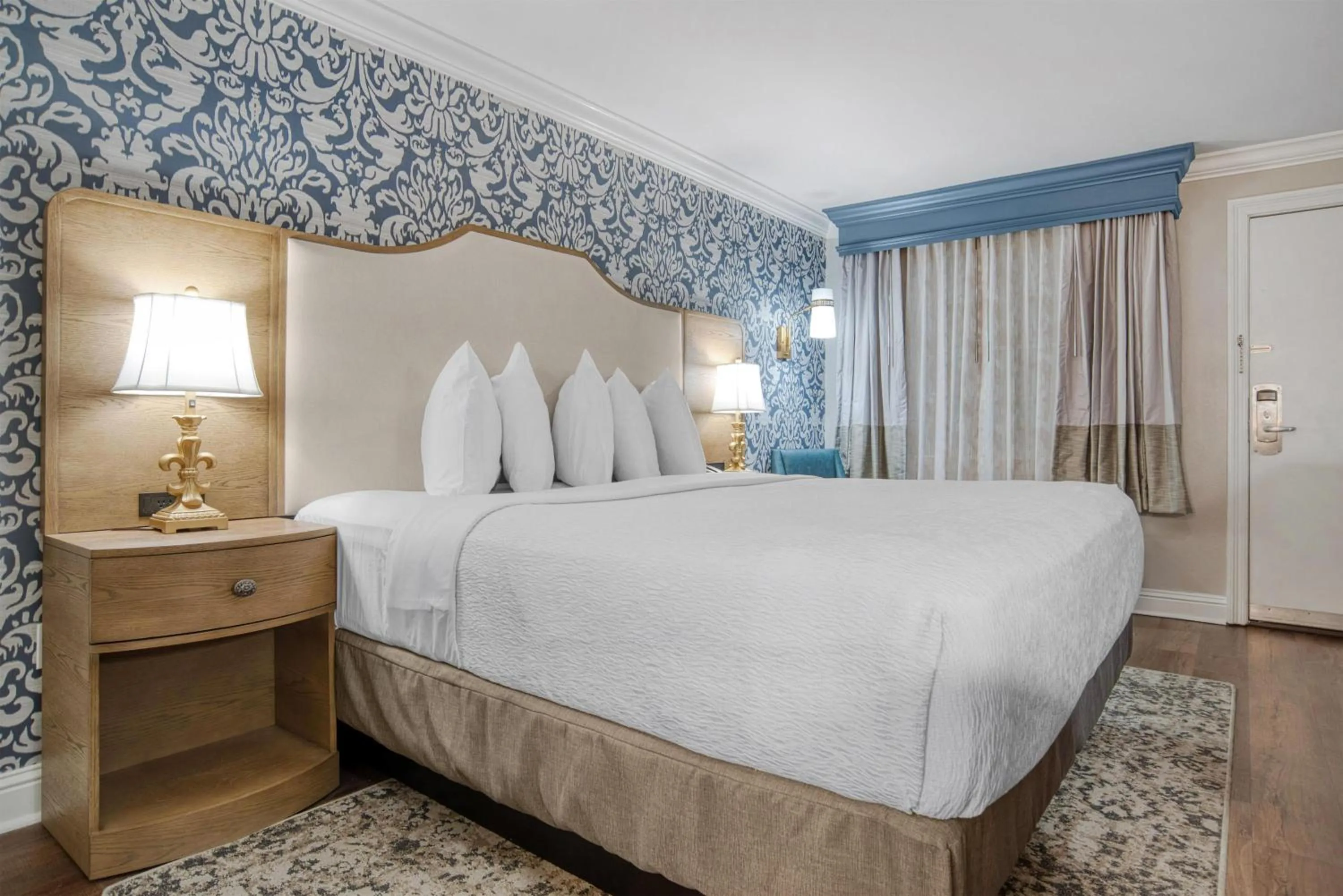 Bedroom, Bed in Best Western Plus French Quarter Courtyard Hotel