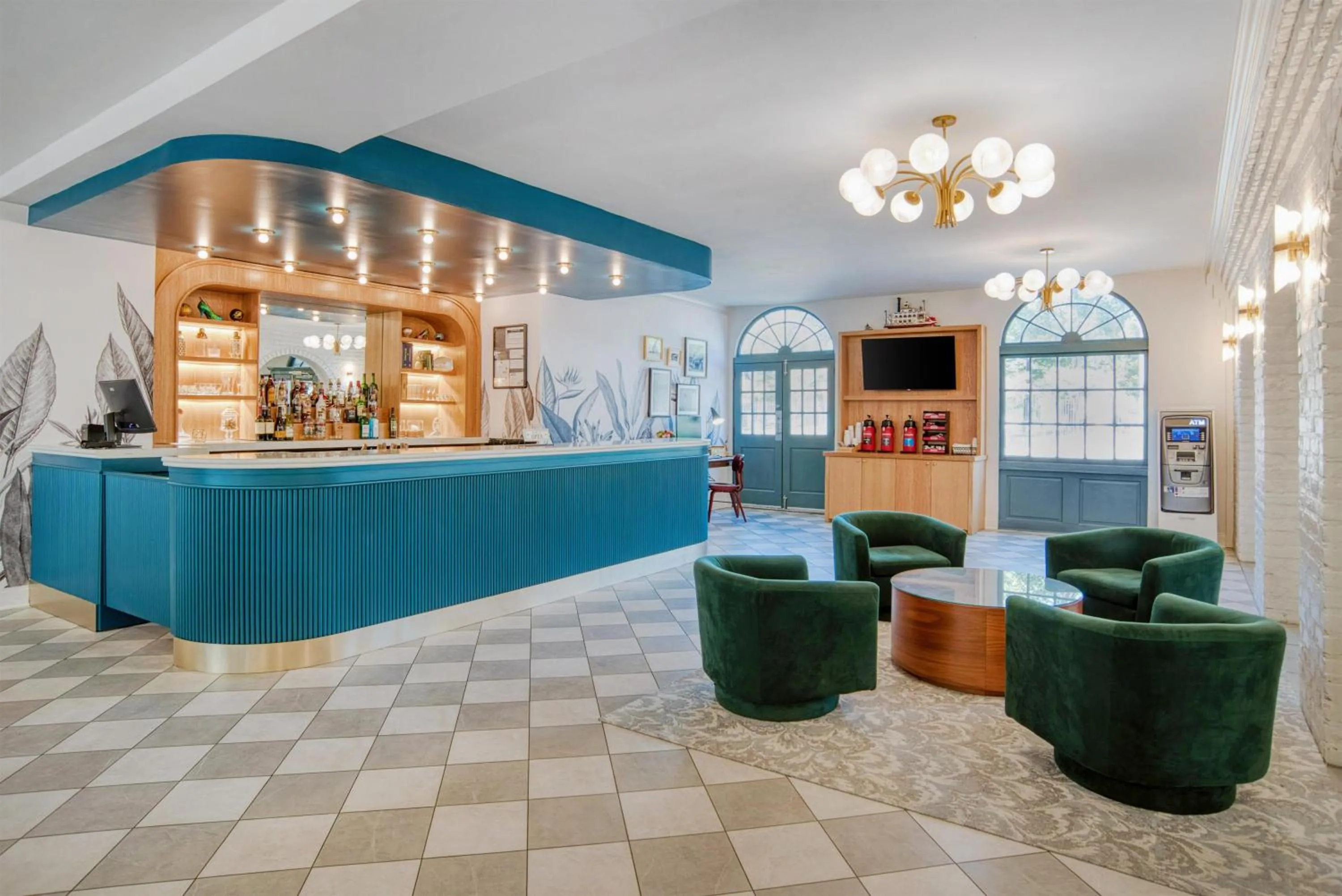 Lounge or bar in Best Western Plus French Quarter Courtyard Hotel