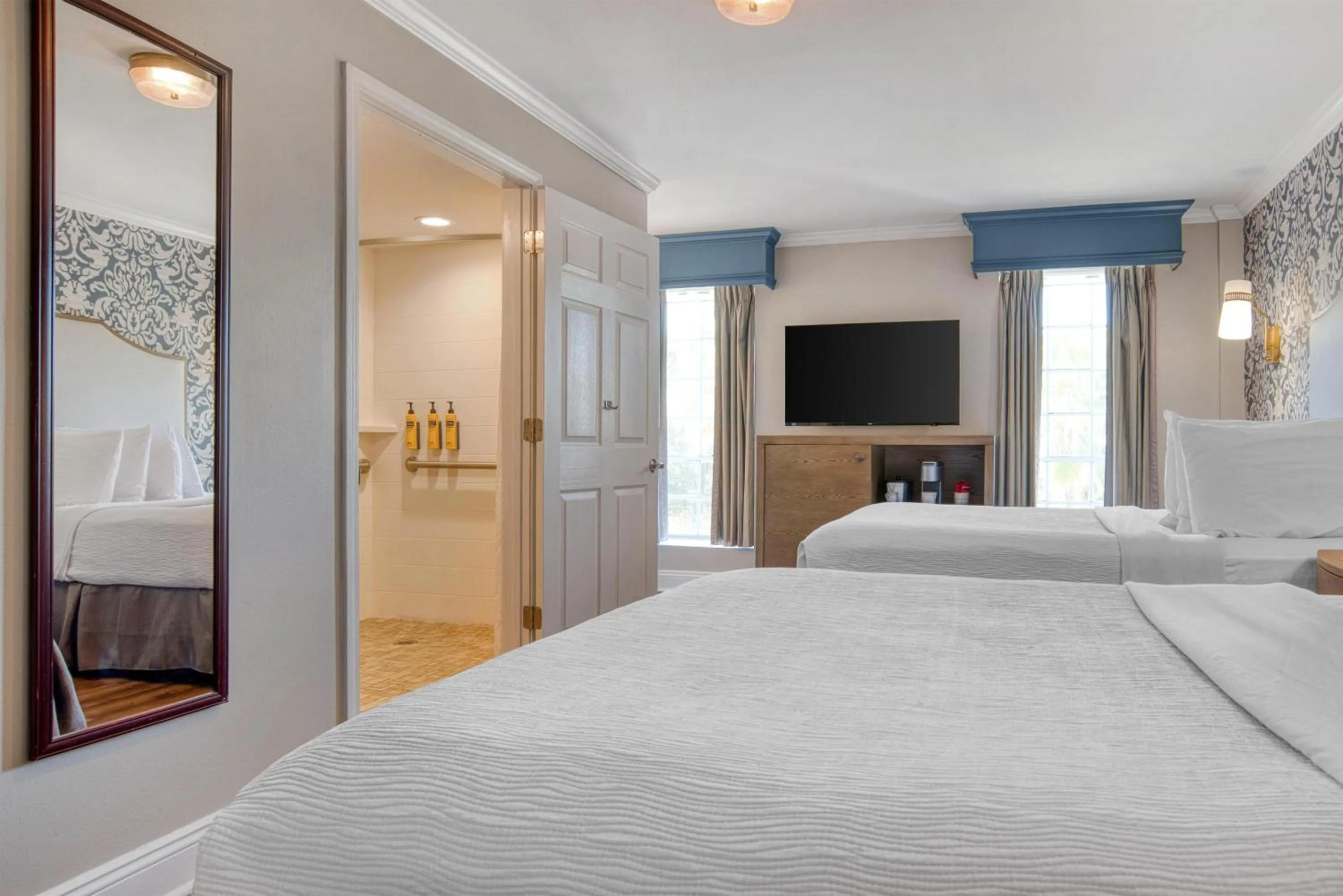 Bedroom, Bed in Best Western Plus French Quarter Courtyard Hotel