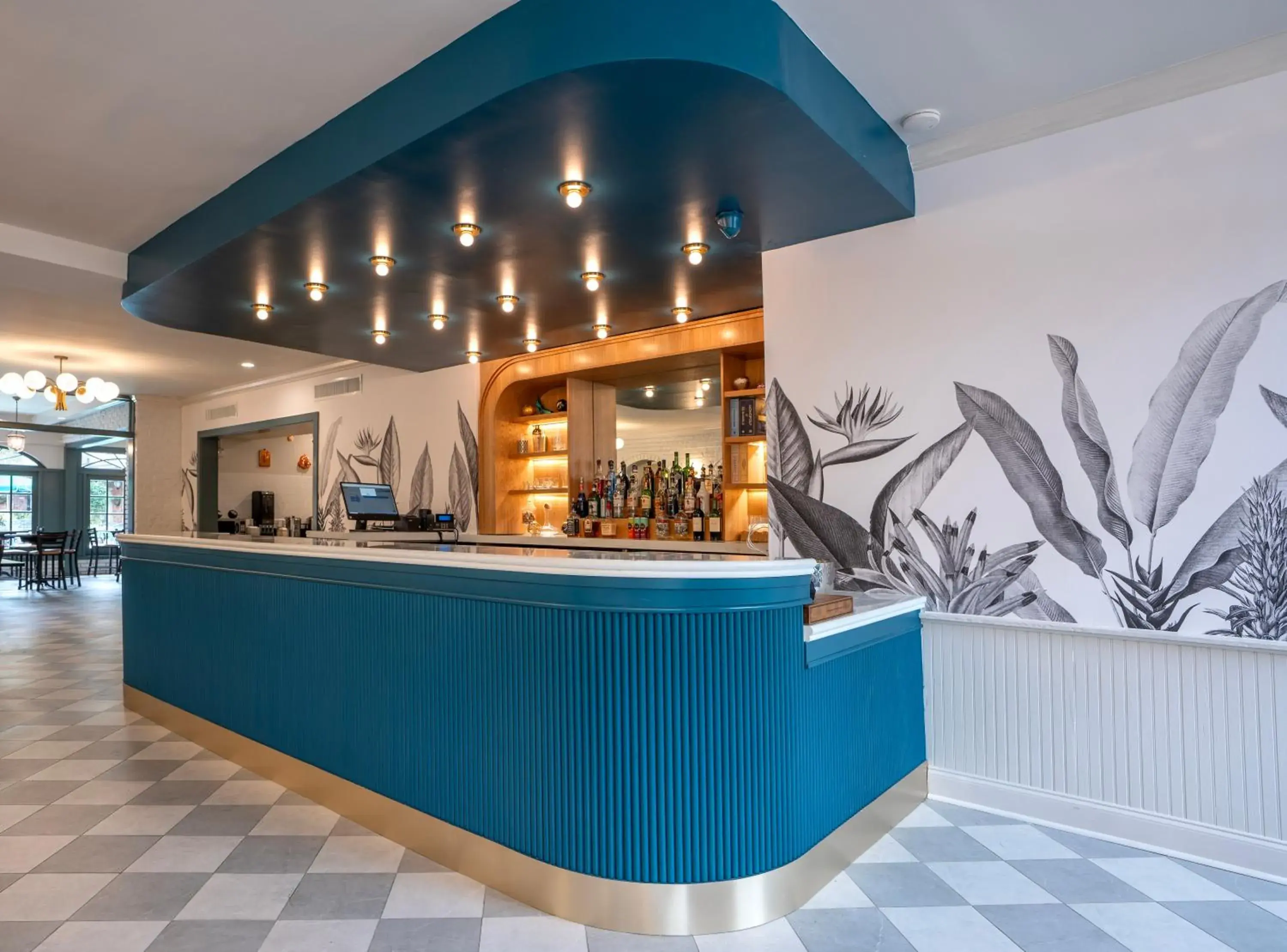 Property building in Best Western Plus French Quarter Courtyard Hotel Property building in Best Western Plus French Quarter Courtyard Hotel