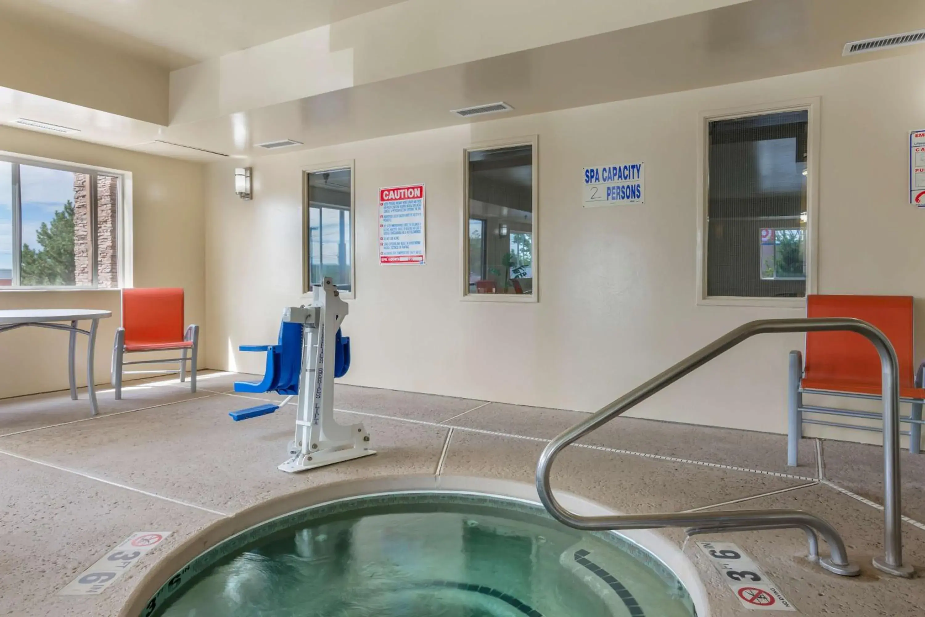 Pool view in Best Western Plus the Four Corners Inn Pool view in Best Western Plus the Four Corners Inn