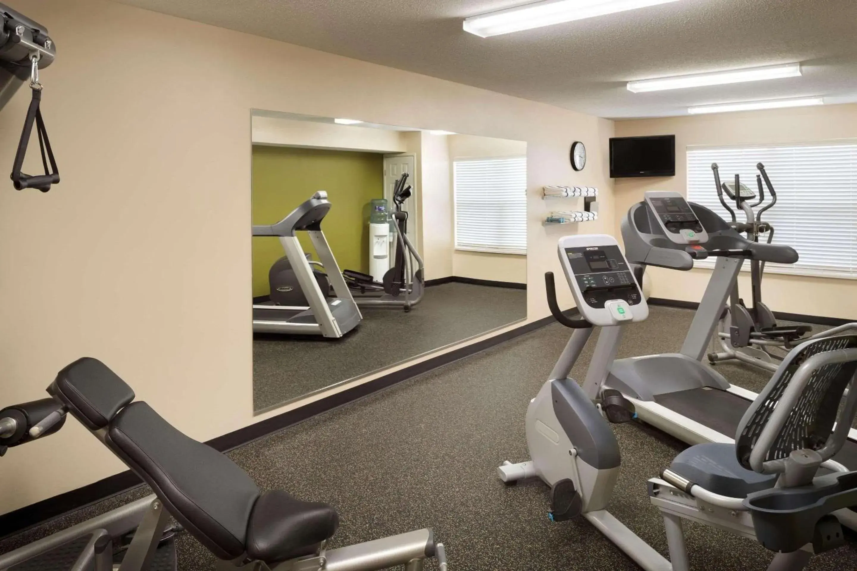 Fitness centre/facilities in Country Inn & Suites by Radisson, Grinnell, IA Fitness centre/facilities in Country Inn & Suites by Radisson, Grinnell, IA