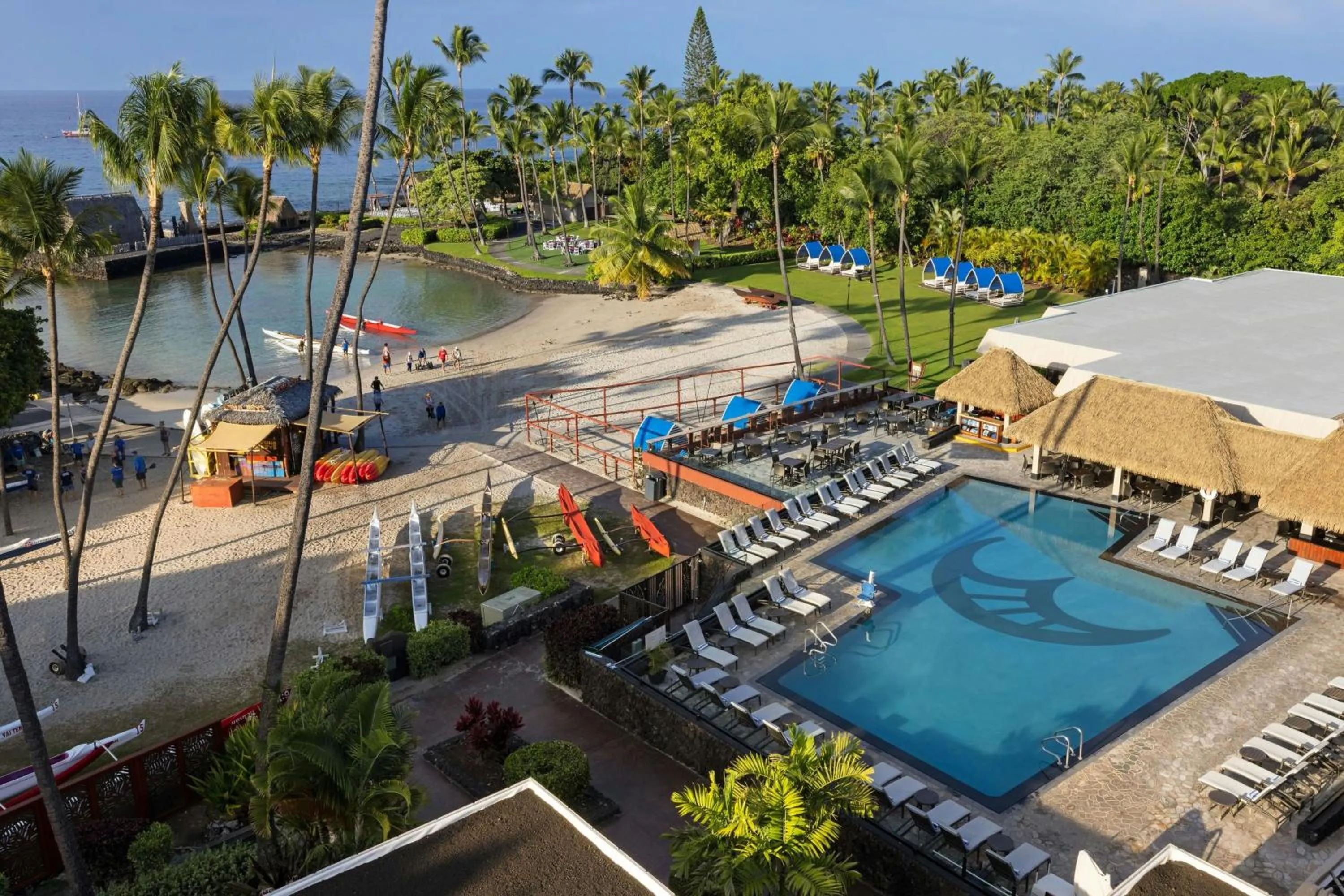 Swimming pool in Courtyard by Marriott King Kamehameha's Kona Beach Hotel