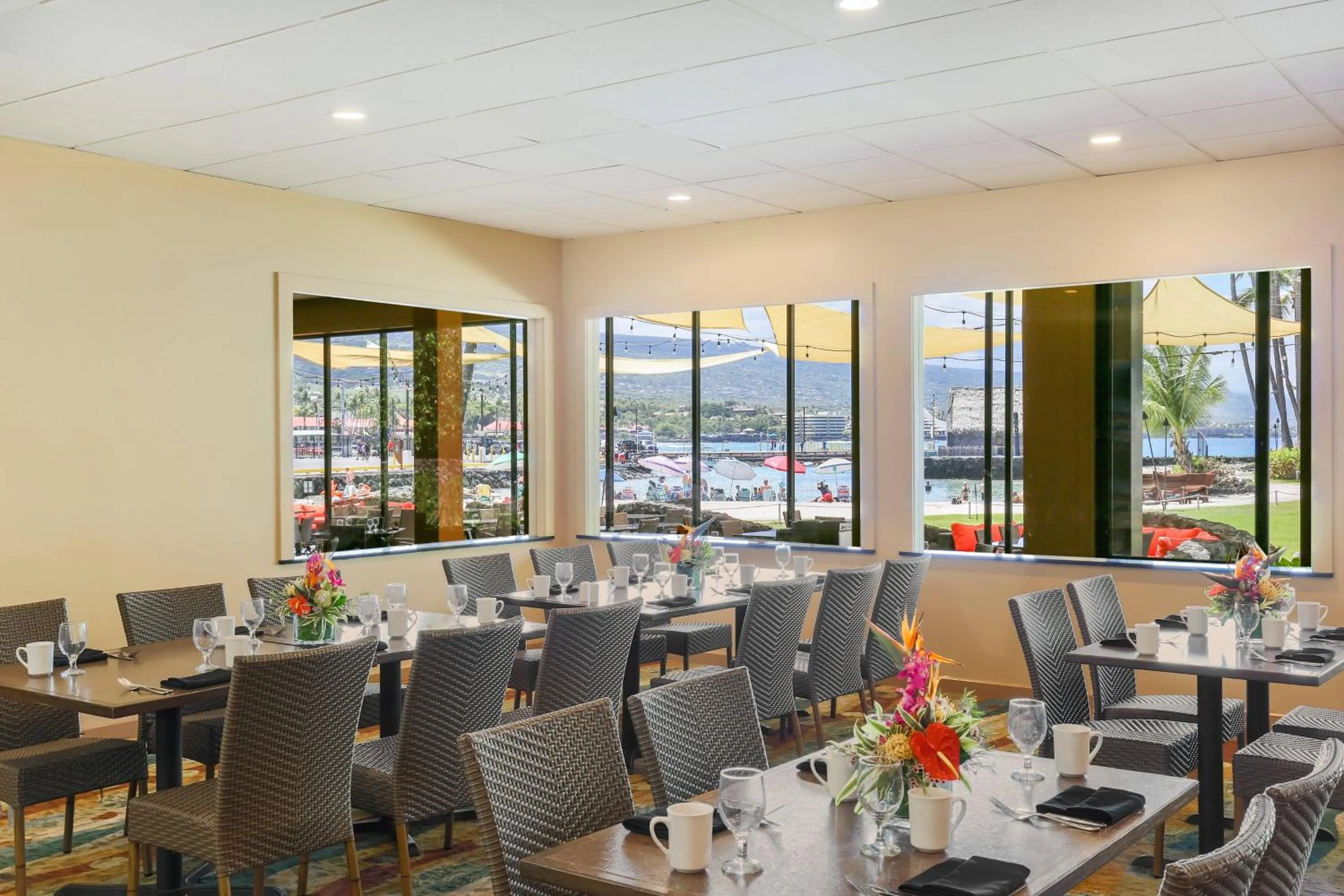 Meeting/conference room in Courtyard by Marriott King Kamehameha's Kona Beach Hotel