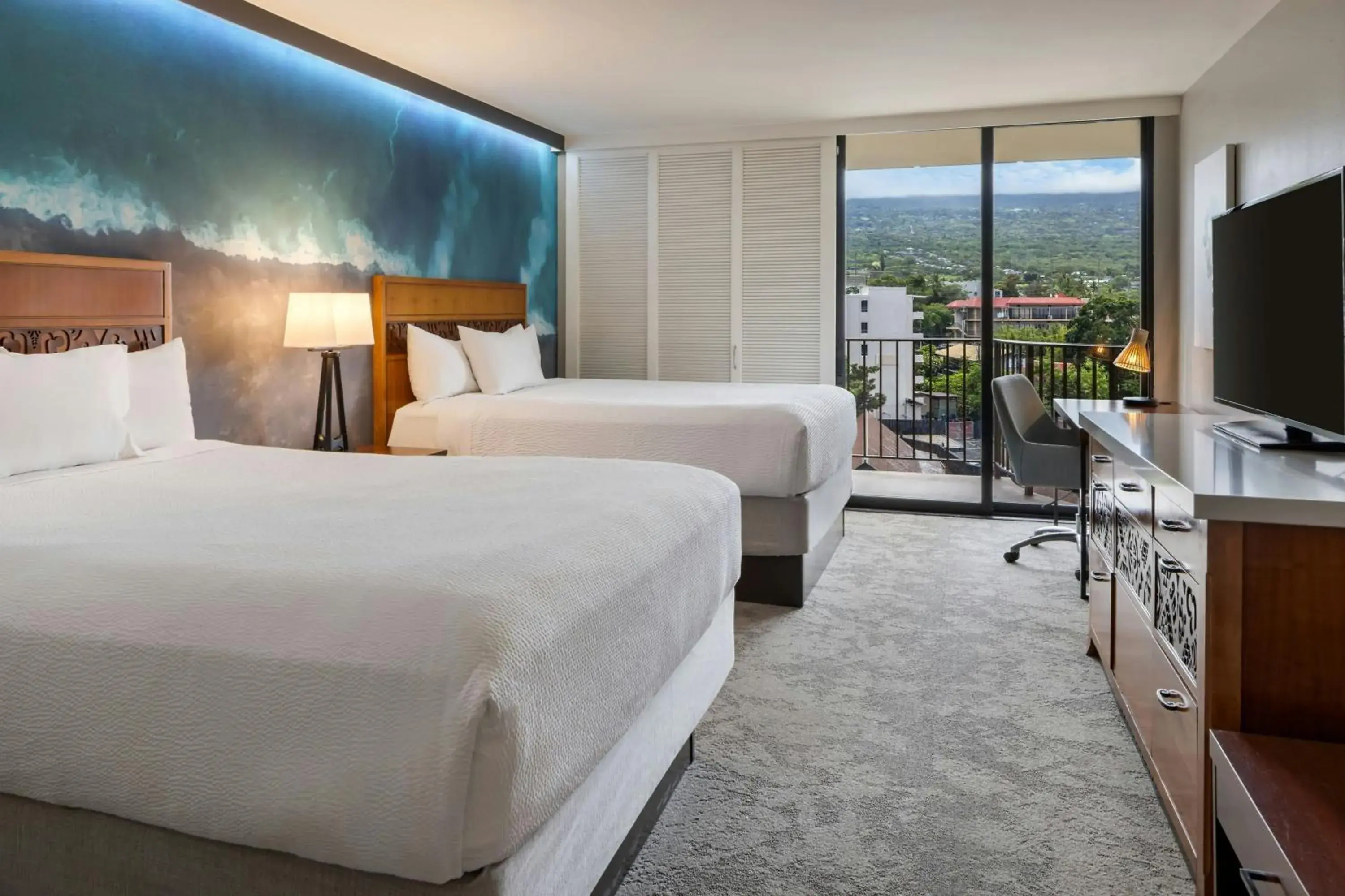 Queen Room with Two Queen Beds with Mountain view in Courtyard by Marriott King Kamehameha's Kona Beach Hotel Queen Room with Two Queen Beds with Mountain view in Courtyard by Marriott King Kamehameha's Kona Beach Hotel