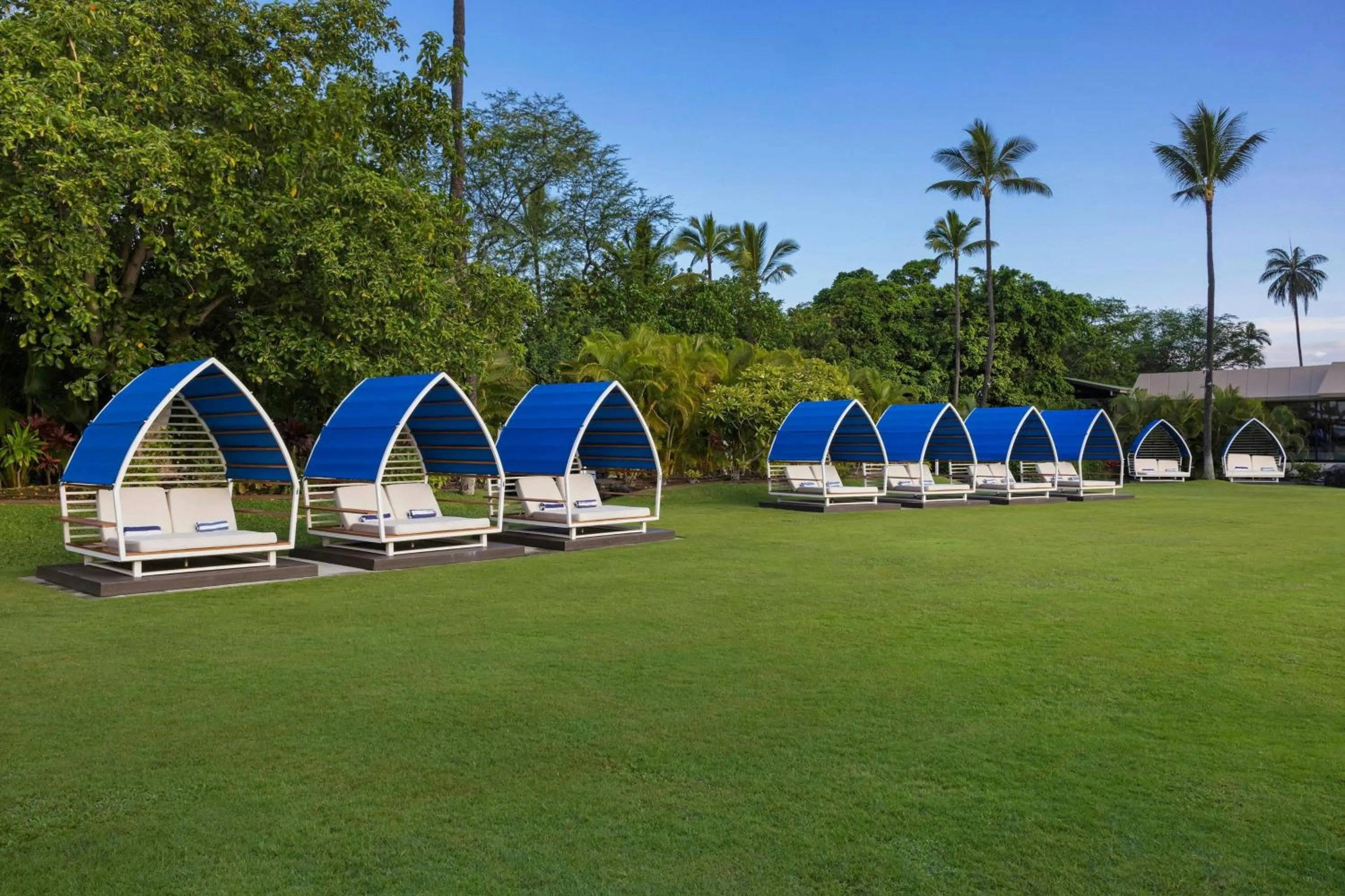 Beach in Courtyard by Marriott King Kamehameha's Kona Beach Hotel