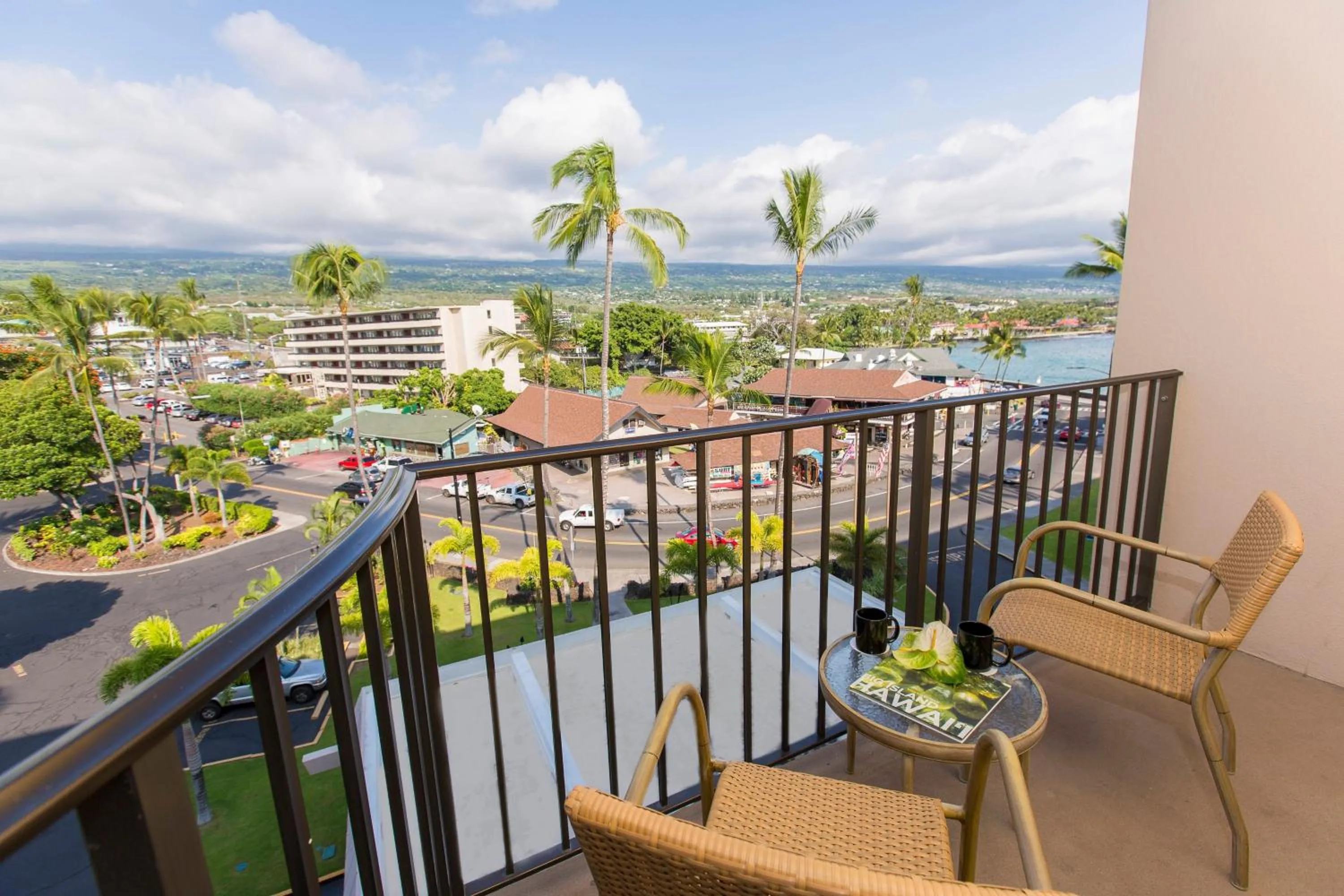 Photo of the whole room in Courtyard by Marriott King Kamehameha's Kona Beach Hotel