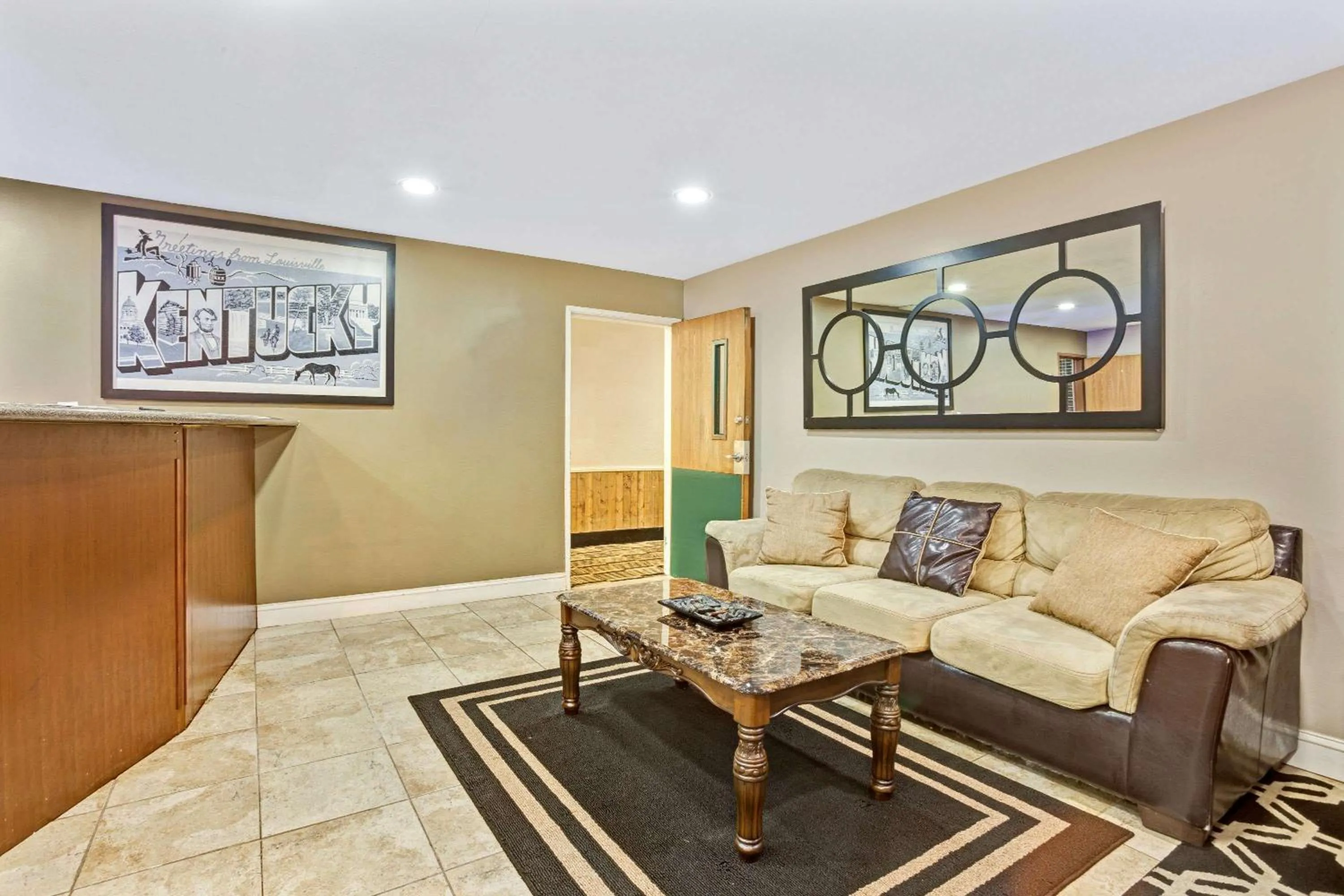 Lobby or reception in Super 8 by Wyndham Louisville Airport