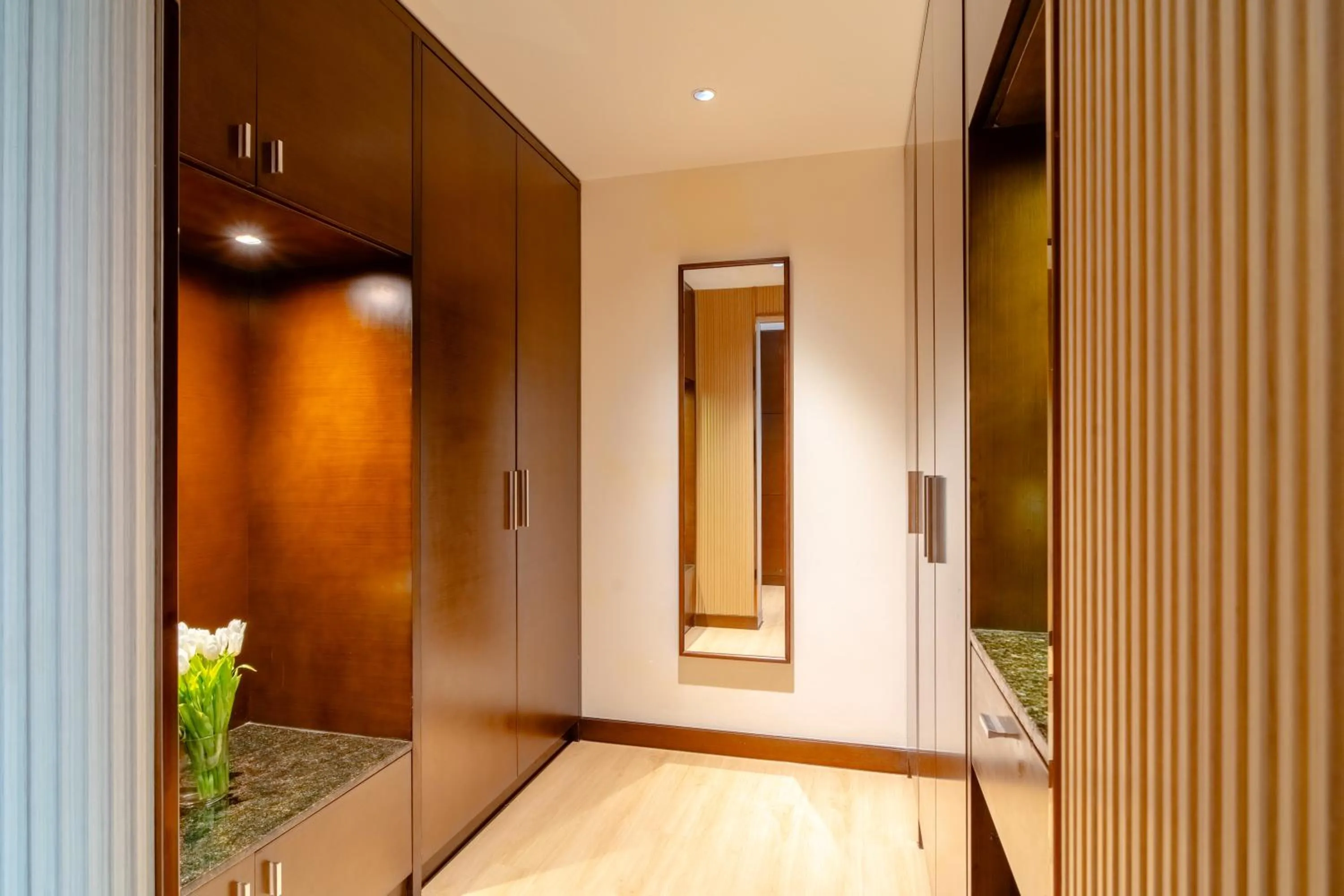 wardrobe in Asiana Hotel Dubai