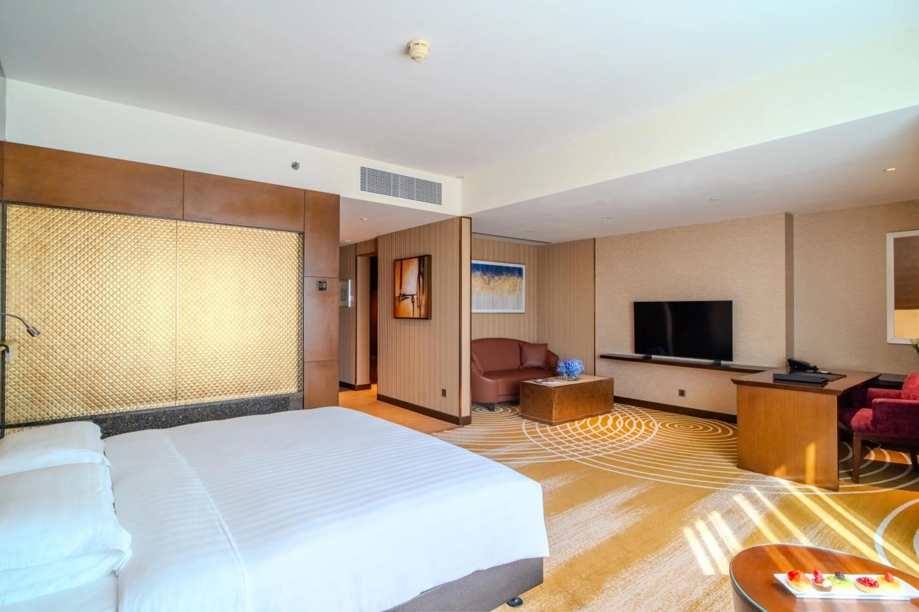 Living room, Bed in Asiana Hotel Dubai