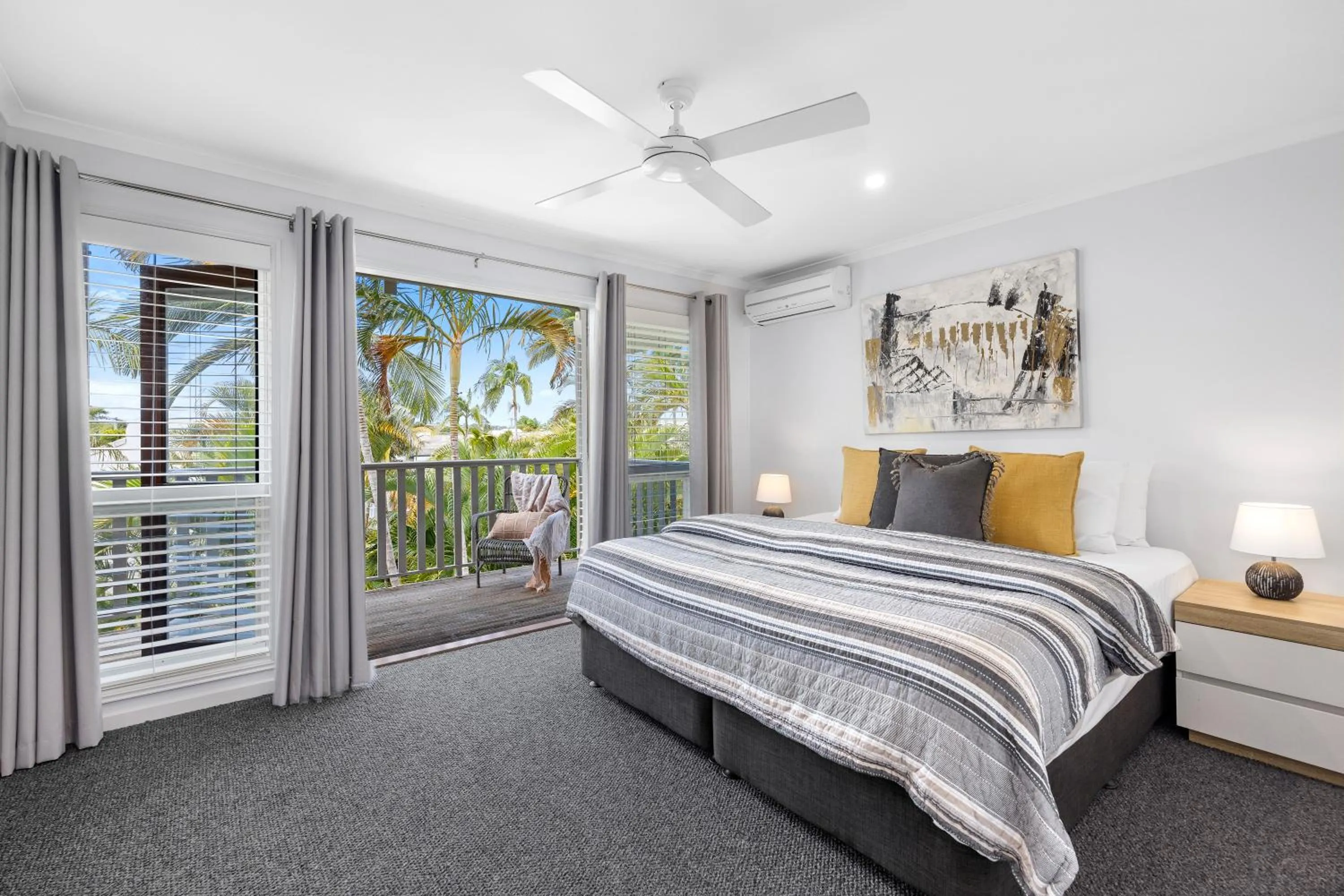 Bed in Noosa Outrigger Beach Resort