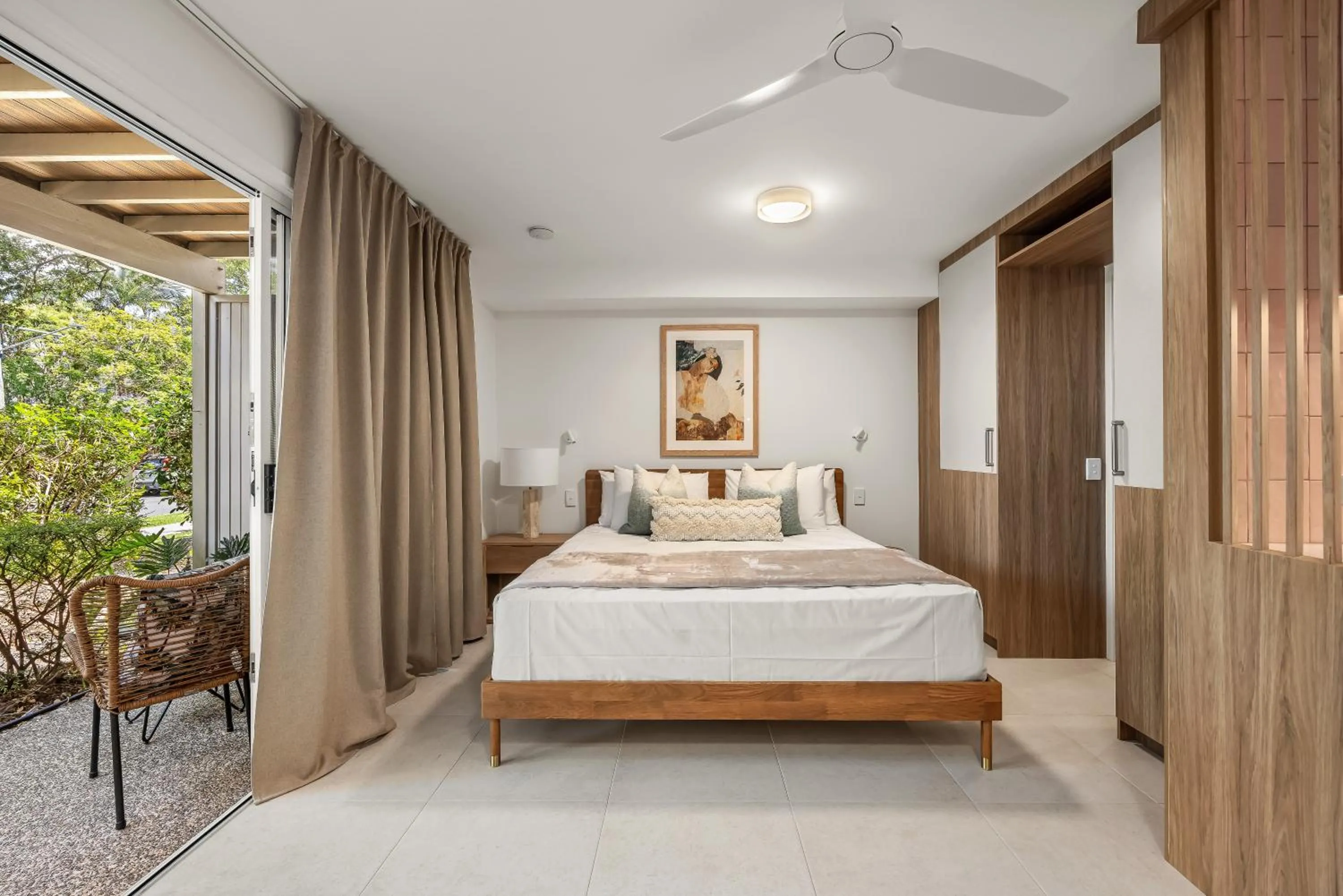 Bed in Noosa Outrigger Beach Resort