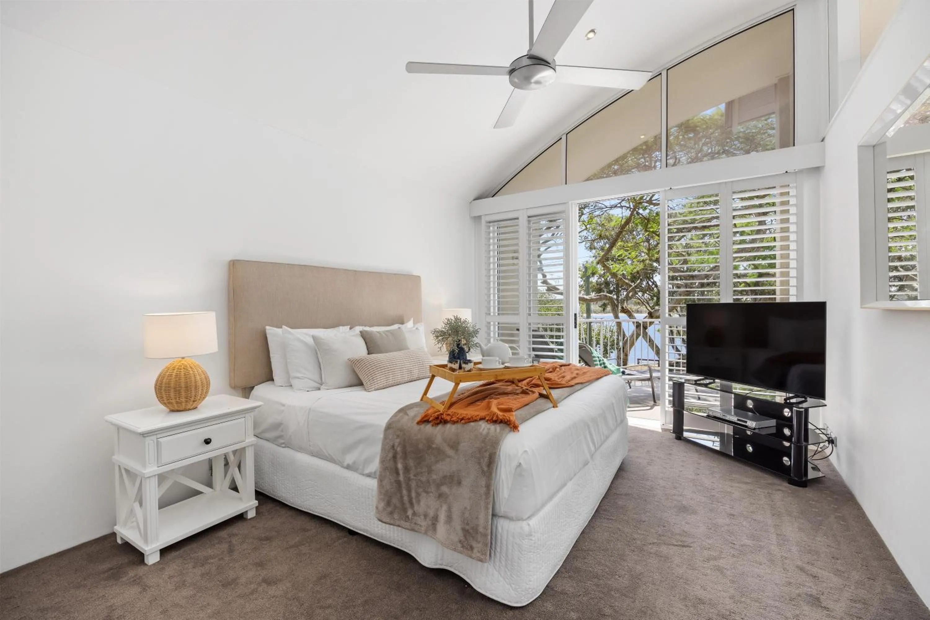 Bed in Noosa Outrigger Beach Resort