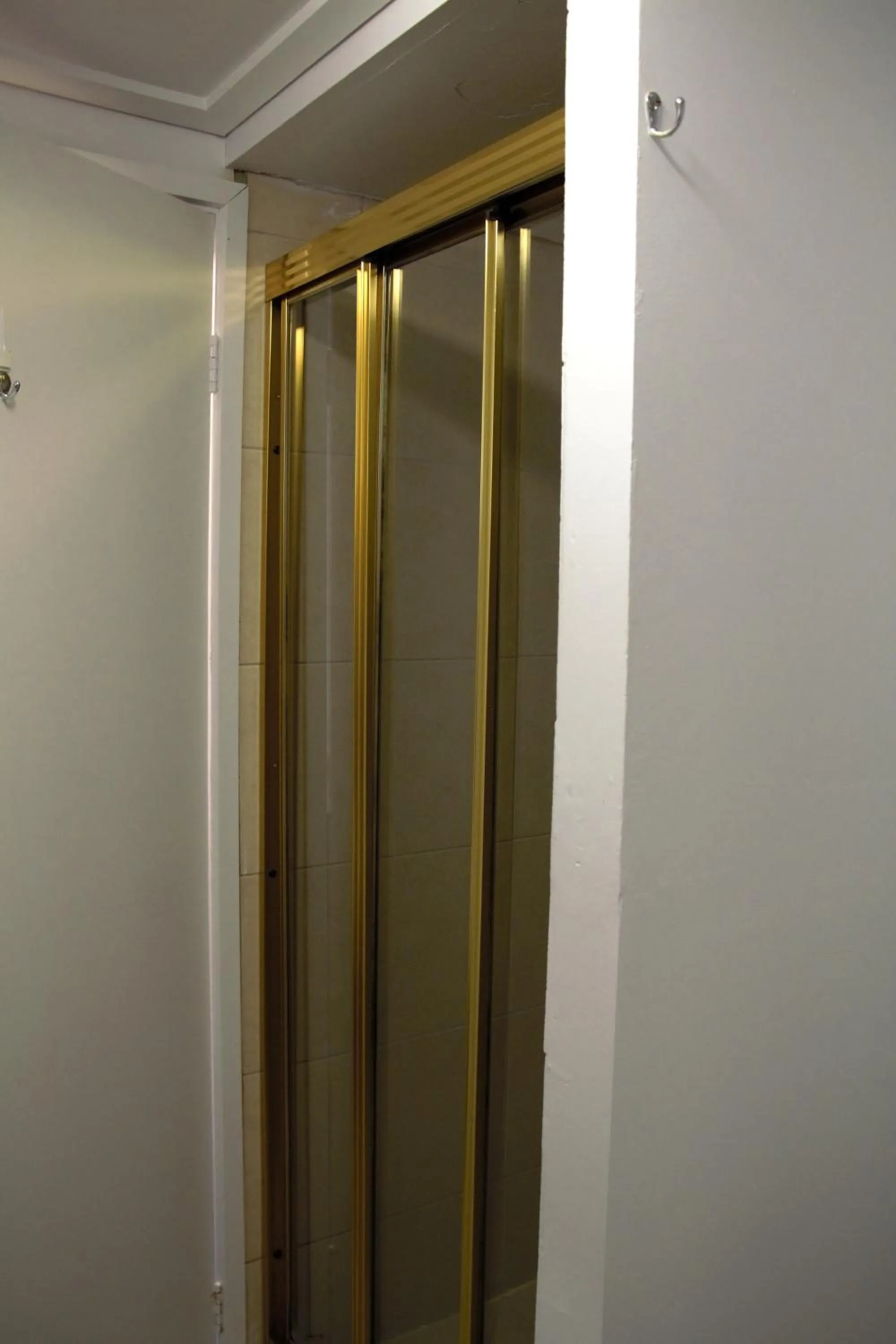 Bathroom in Bendigo Motor Inn