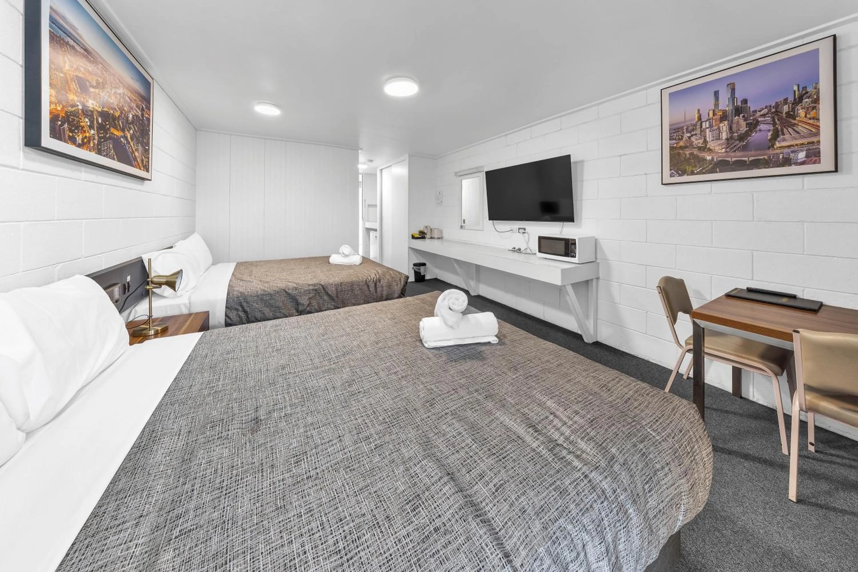 Bed in Bendigo Motor Inn