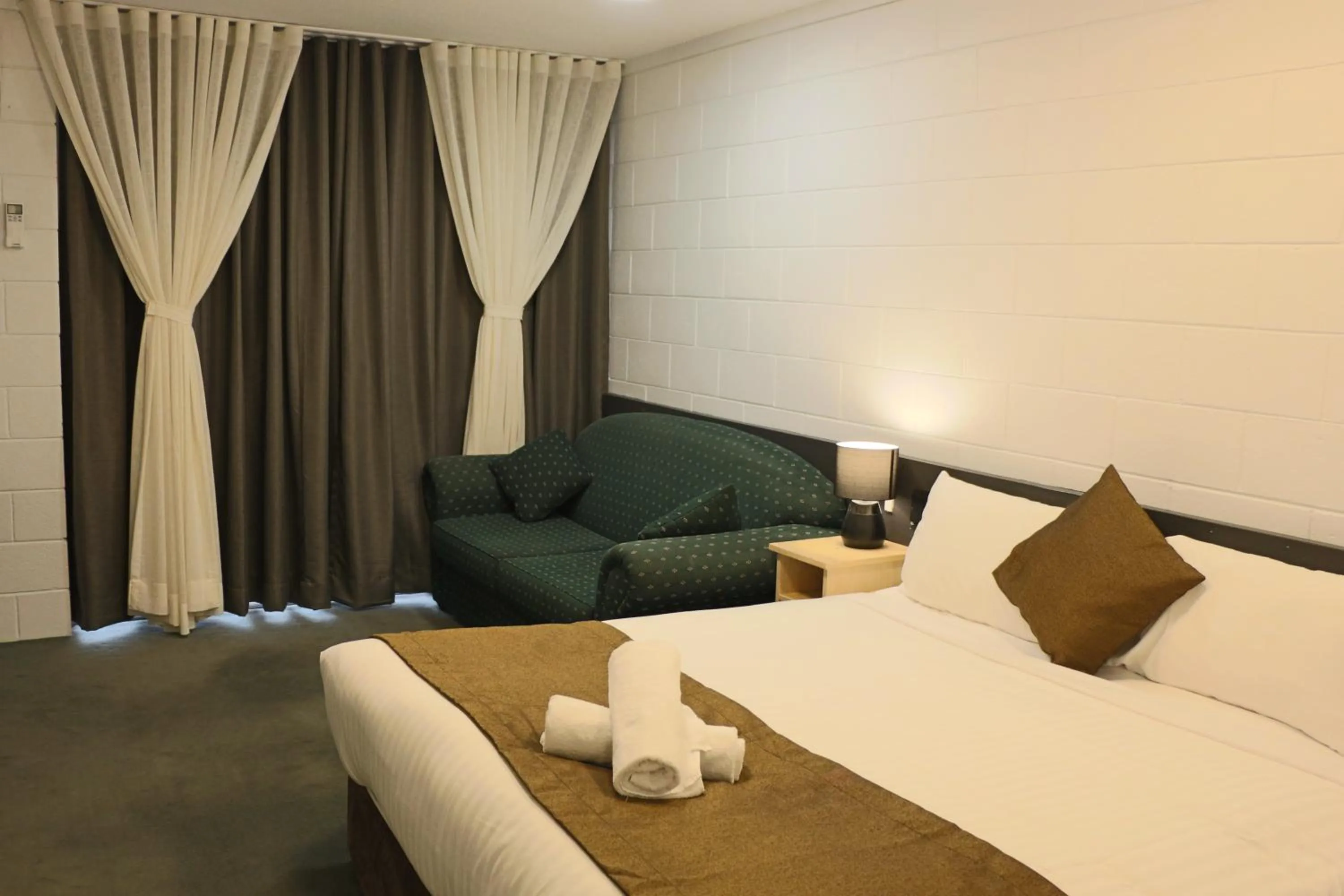 Bedroom, Bed in Bendigo Motor Inn