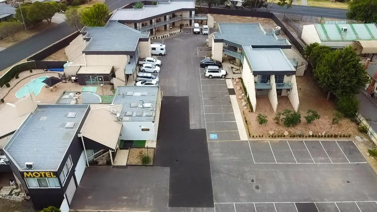 Property building in Bendigo Motor Inn